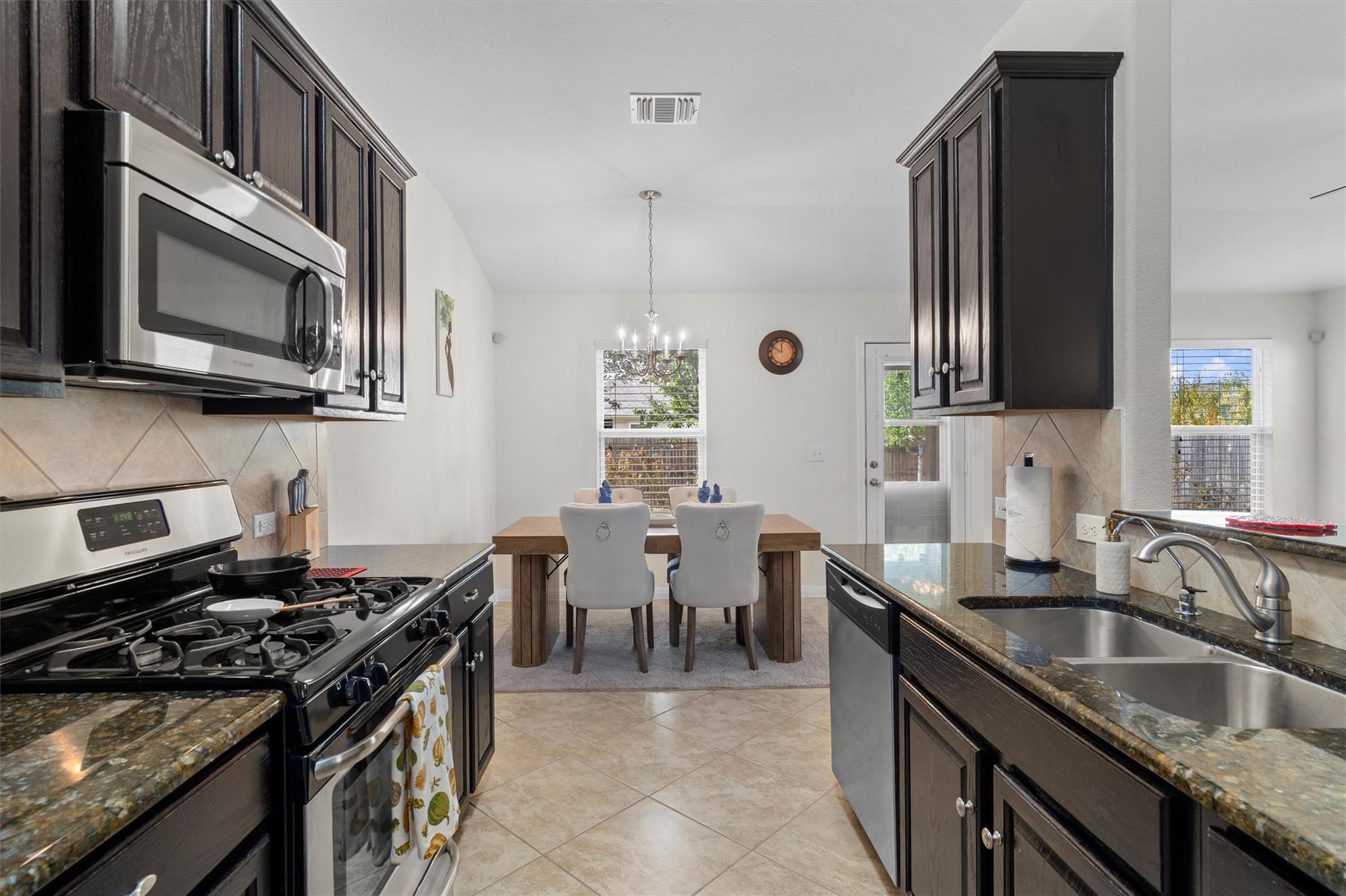 128 Moulins Ln, Georgetown, TX 78626