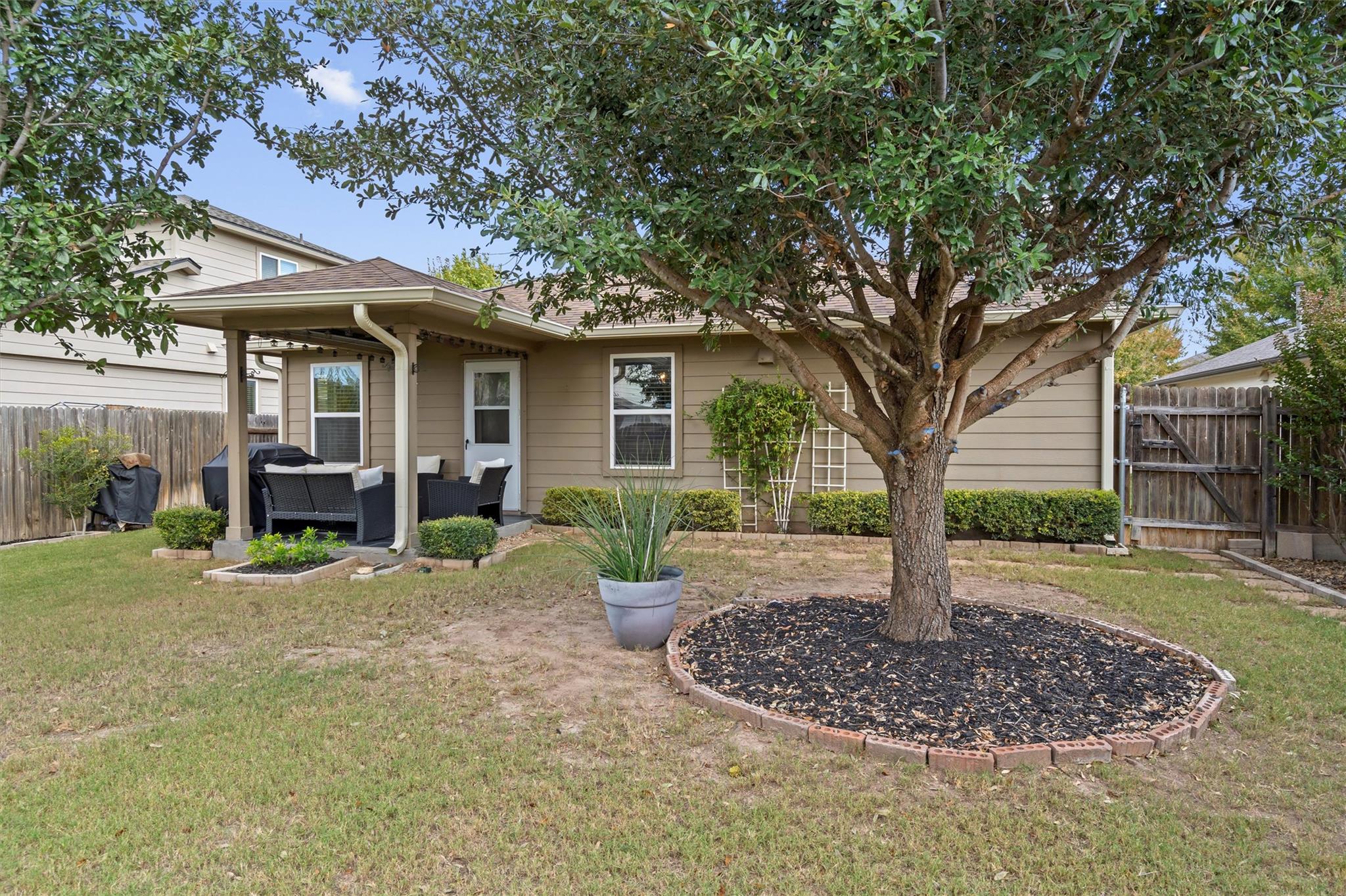 128 Moulins Ln, Georgetown, TX 78626