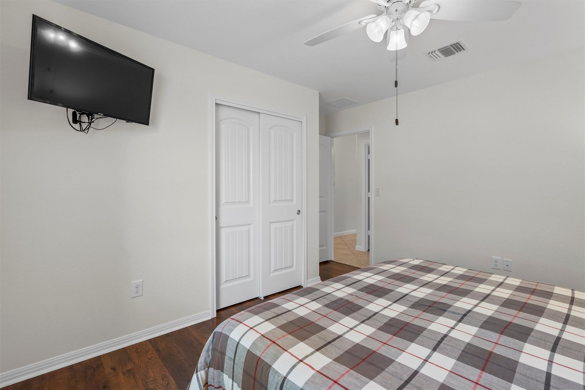 128 Moulins Ln, Georgetown, TX 78626