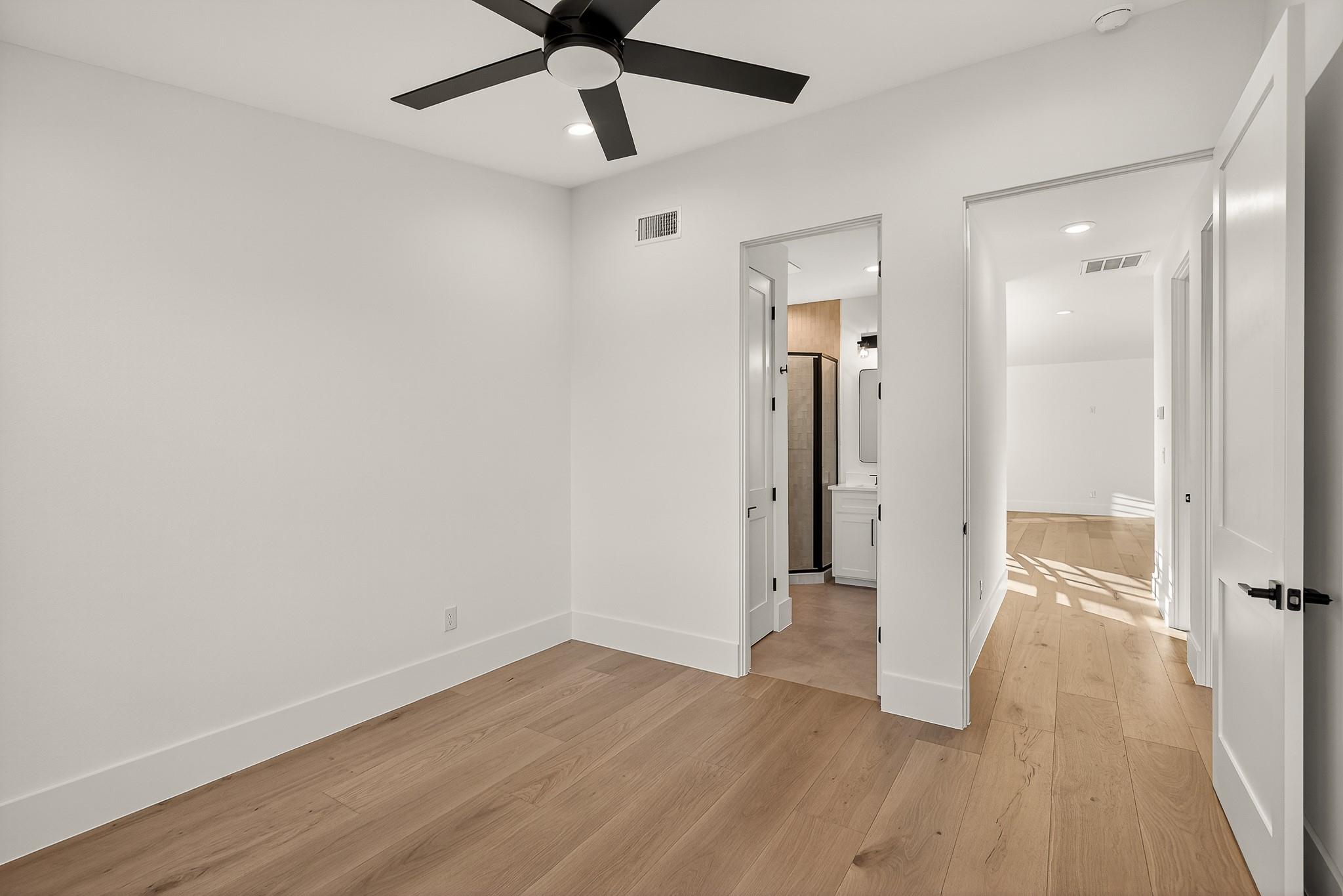 400 Emerald Way, Horseshoe Bay, TX 78657