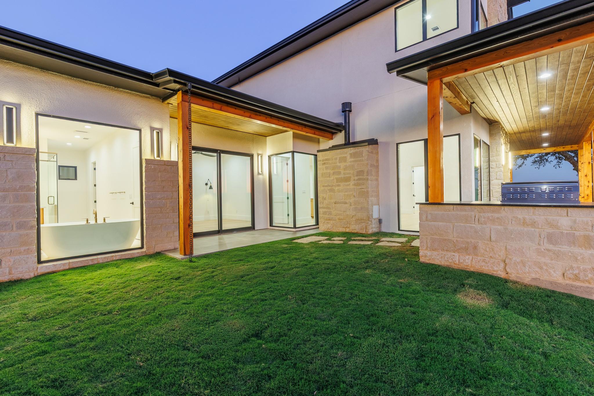 400 Emerald Way, Horseshoe Bay, TX 78657