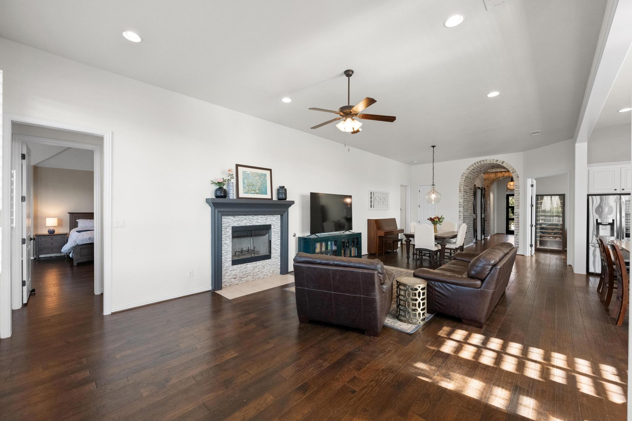 16101 Golden Top Dr, Austin, TX 78738