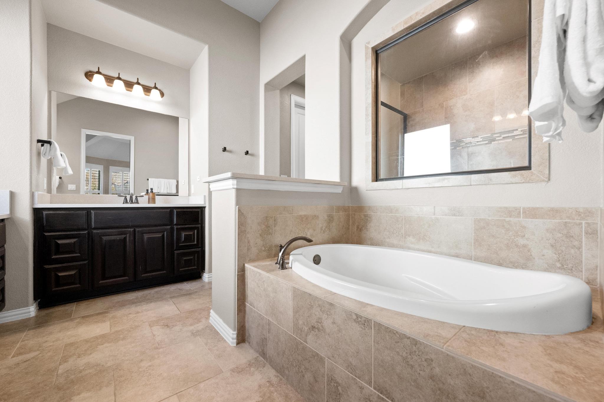 16101 Golden Top Dr, Austin, TX 78738