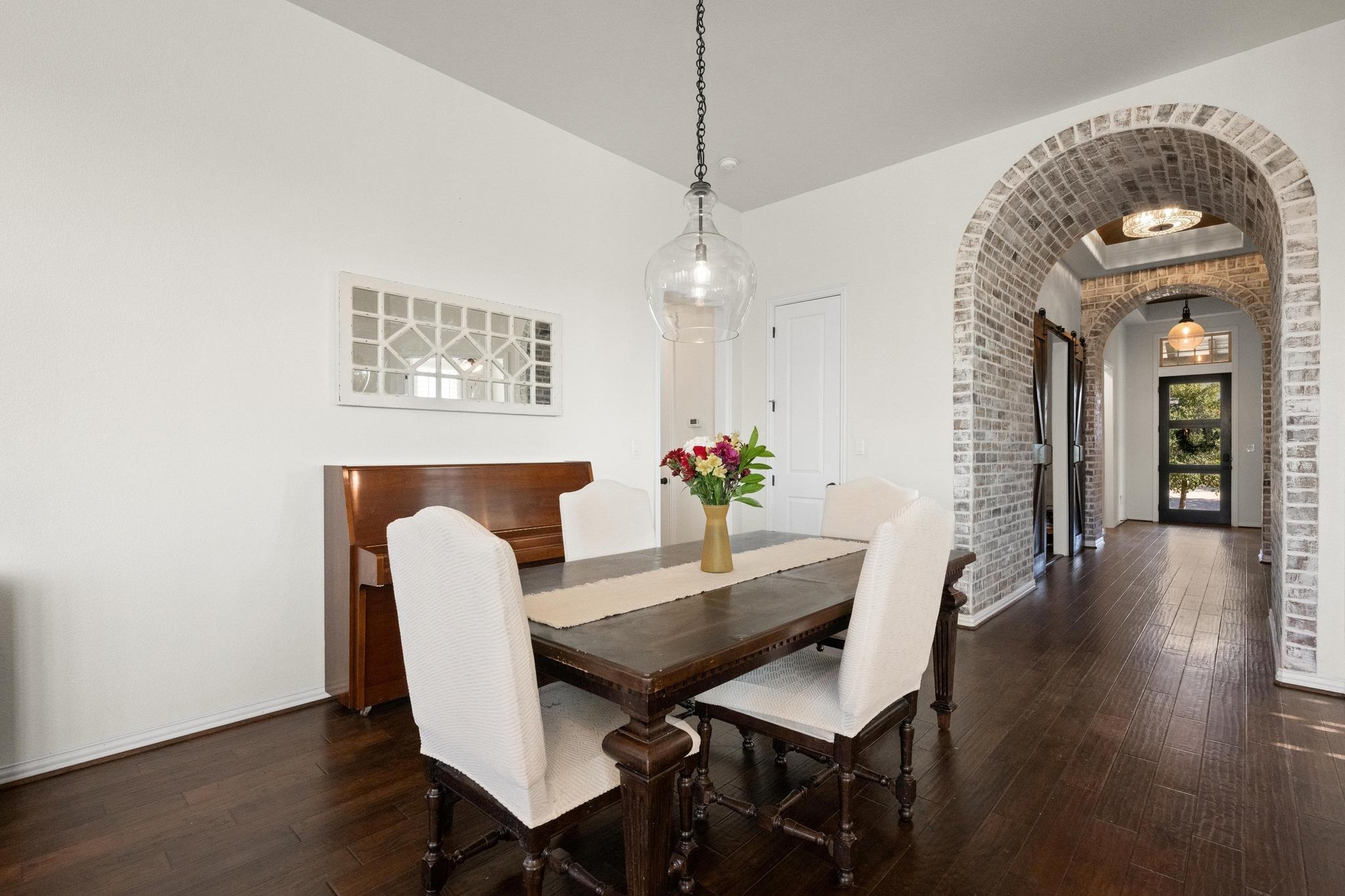 16101 Golden Top Dr, Austin, TX 78738