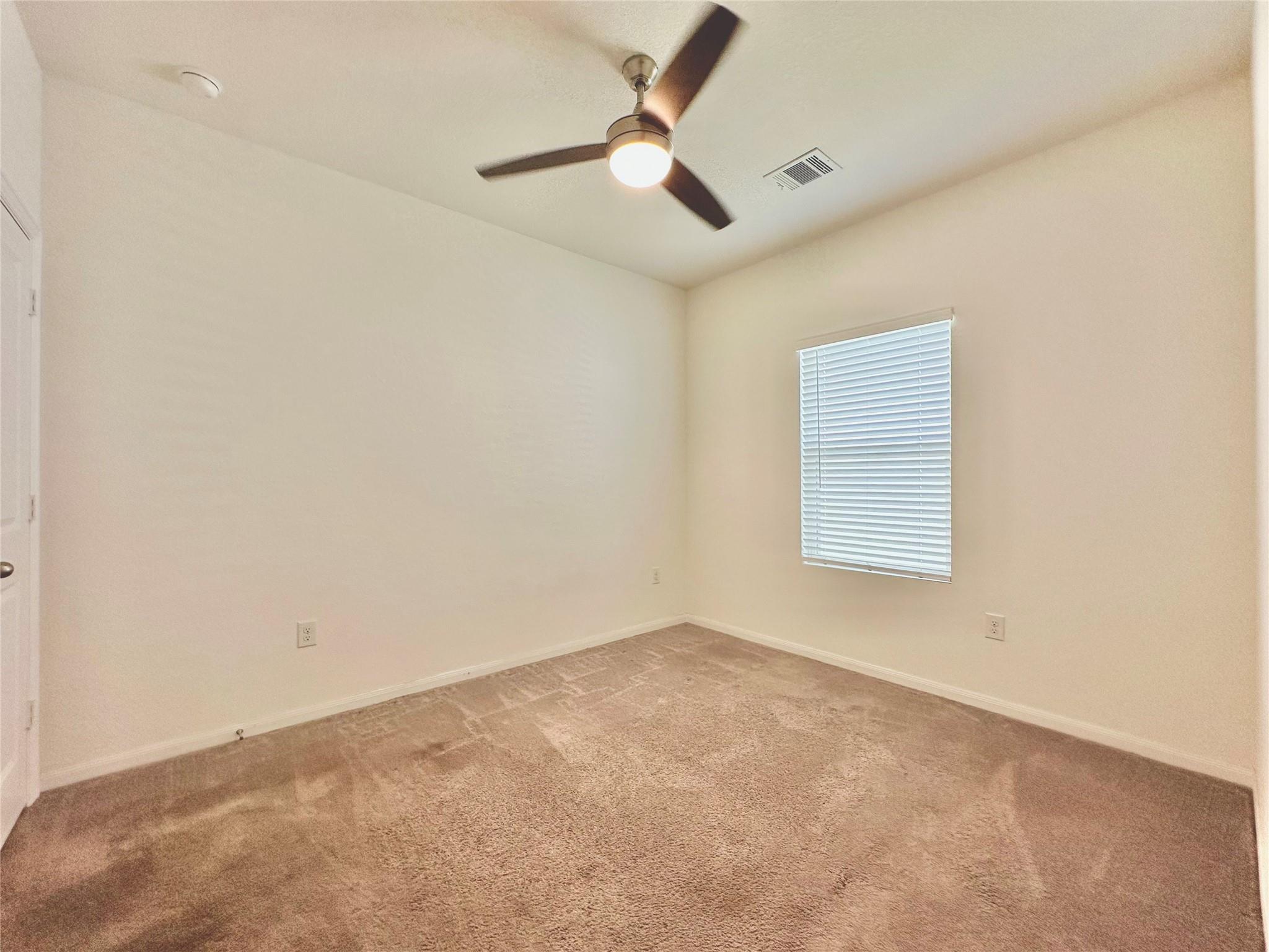 105 Eagle Lake Dr, Hutto, TX 78634