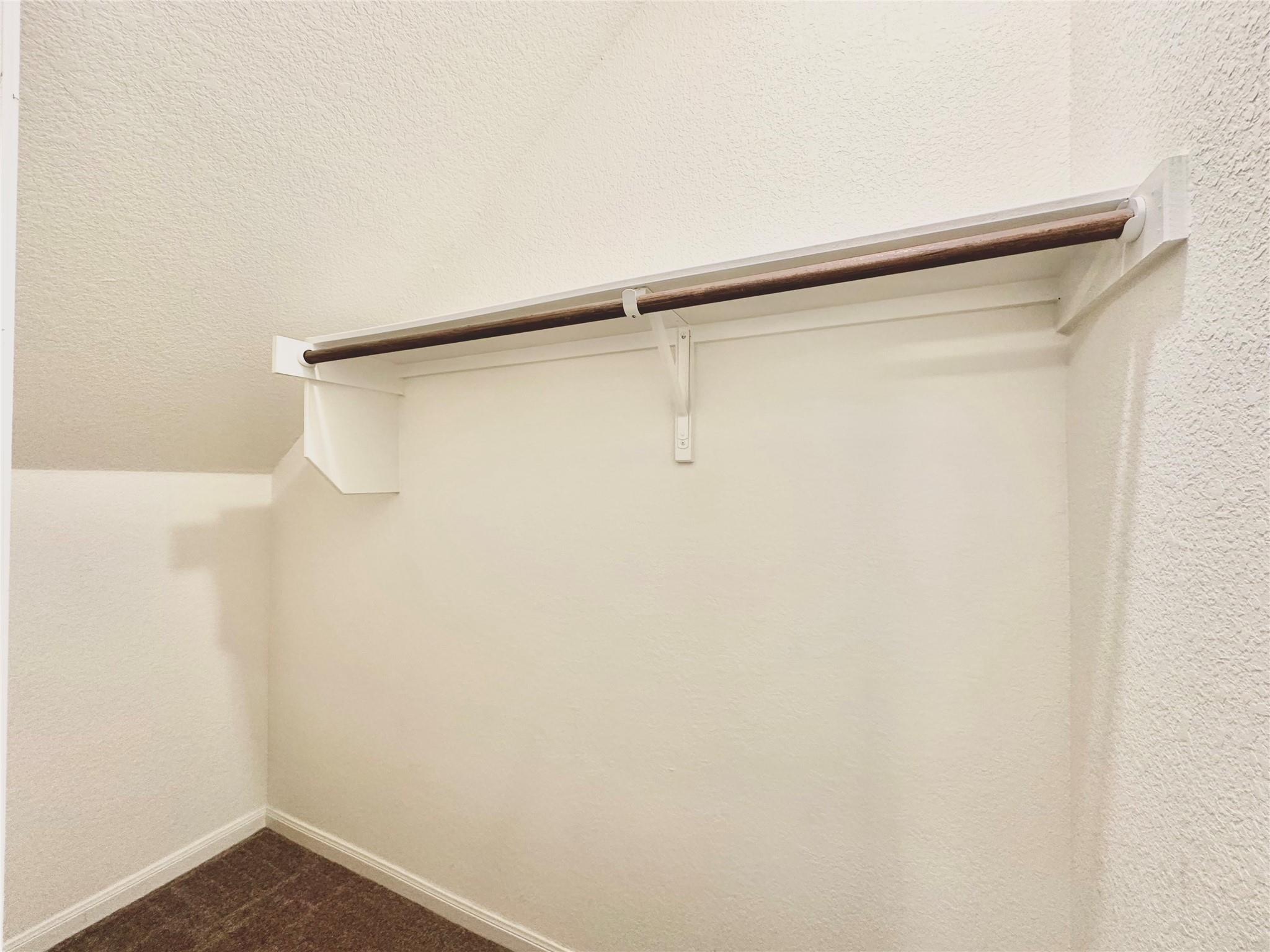 105 Eagle Lake Dr, Hutto, TX 78634