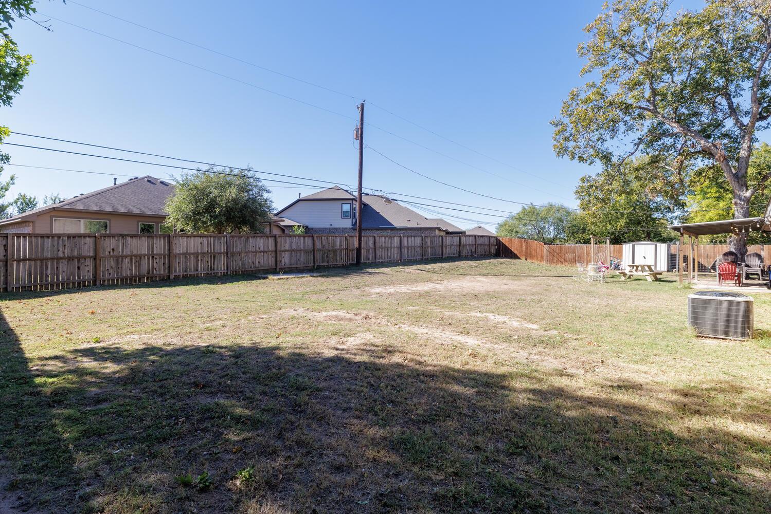 112 Maynard St, Bastrop, TX 78602