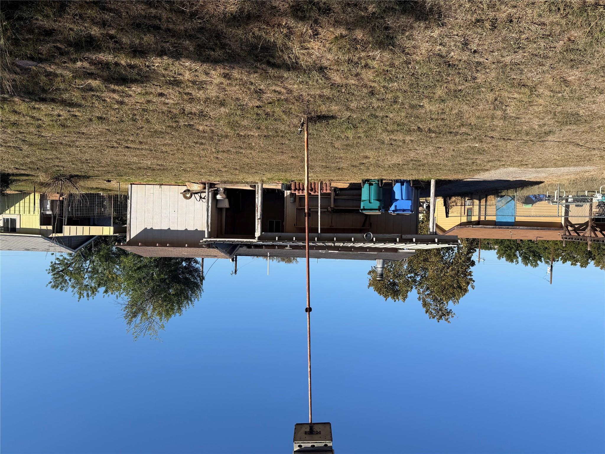 712 Sandy Mountain Dr, Llano, TX 78643