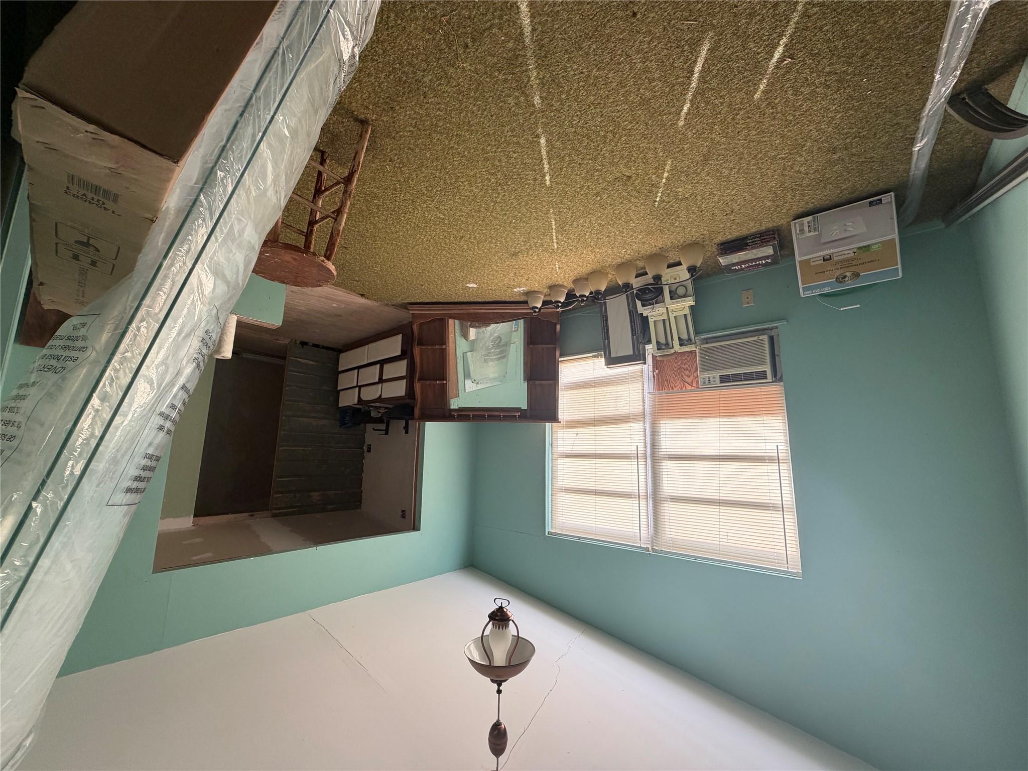 712 Sandy Mountain Dr, Llano, TX 78643