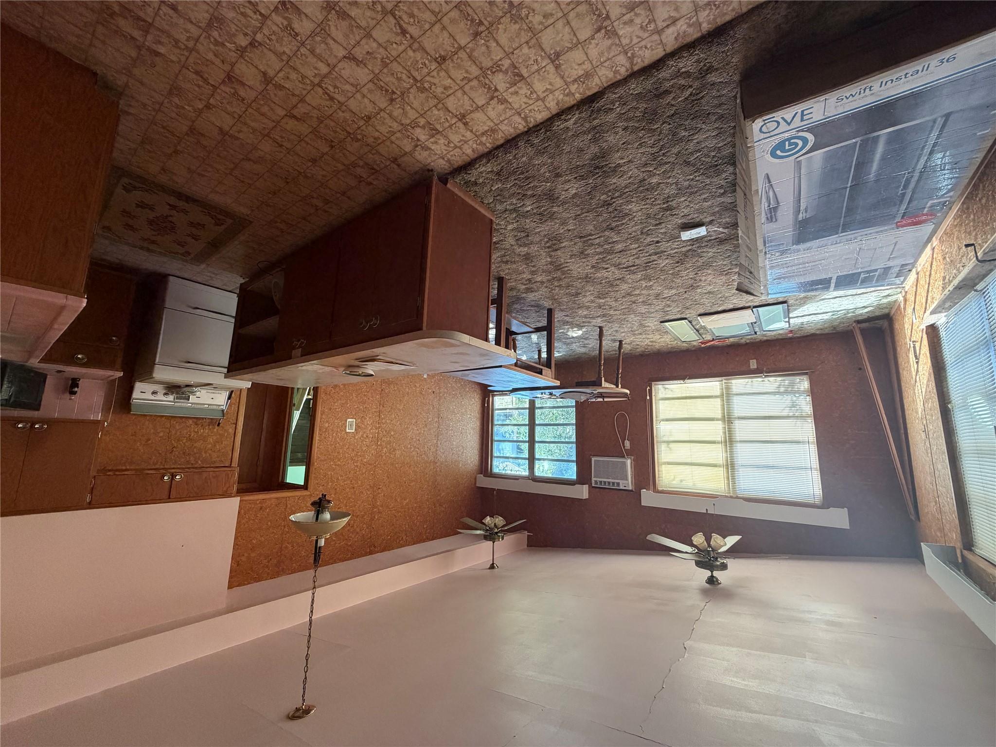 712 Sandy Mountain Dr, Llano, TX 78643