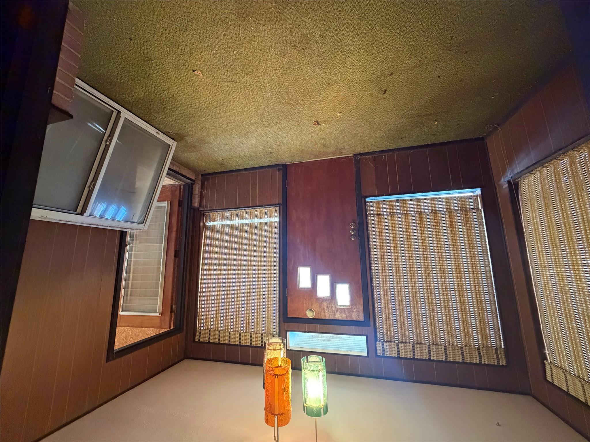 712 Sandy Mountain Dr, Llano, TX 78643