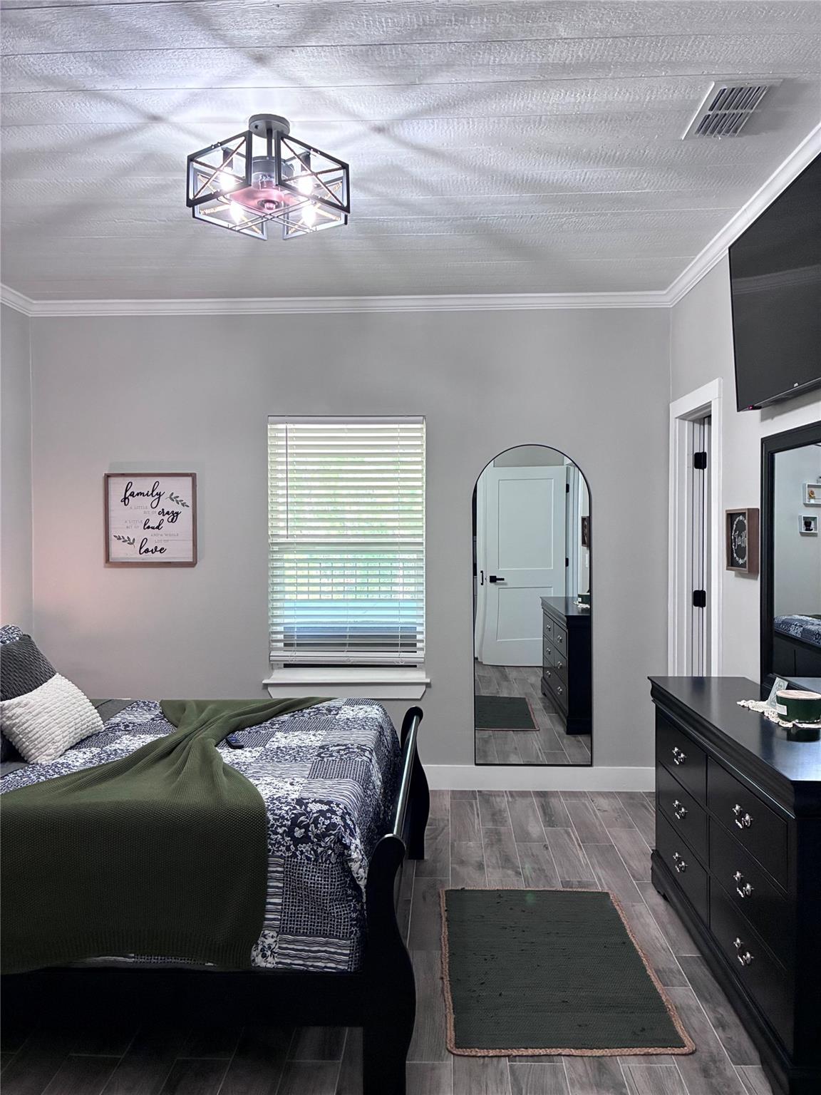 1135 Red Fox Rd, La Grange, TX 78945