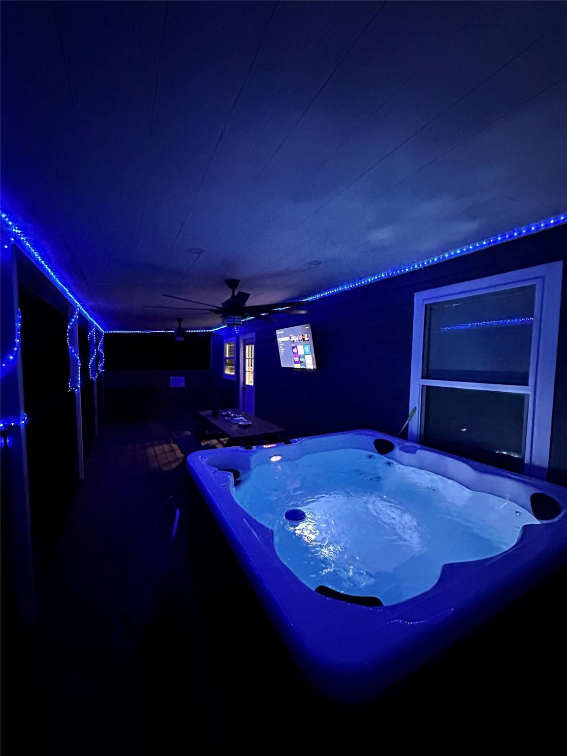 1135 Red Fox Rd, La Grange, TX 78945