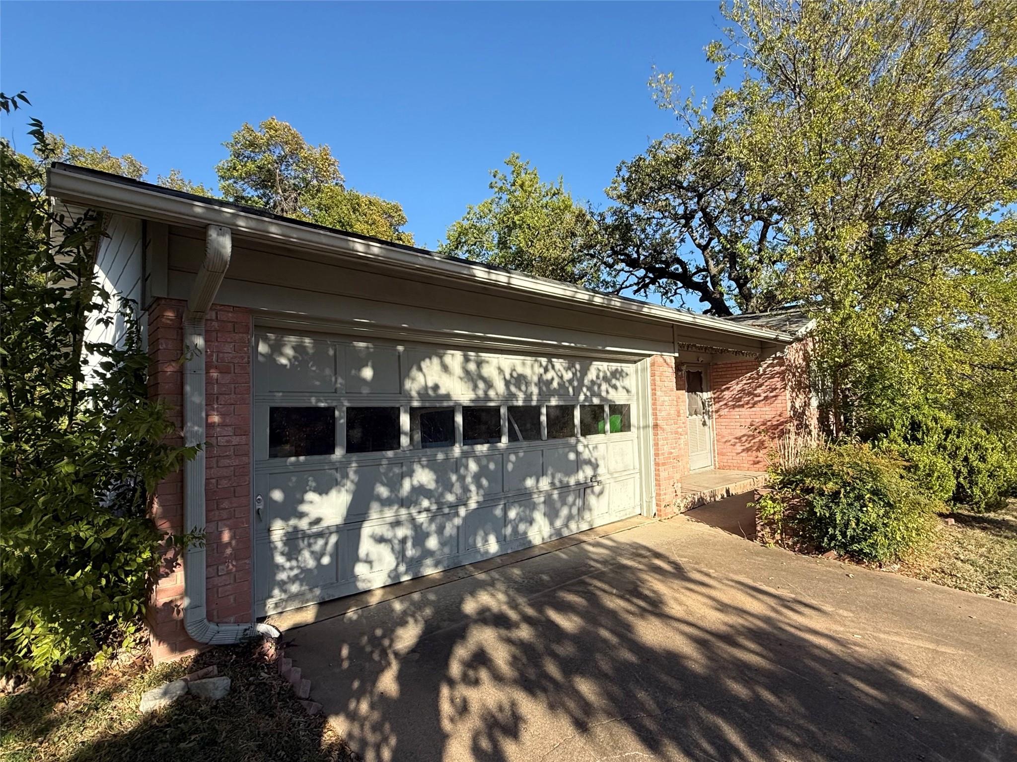 1616 Sunnyvale St, Austin, TX 78741