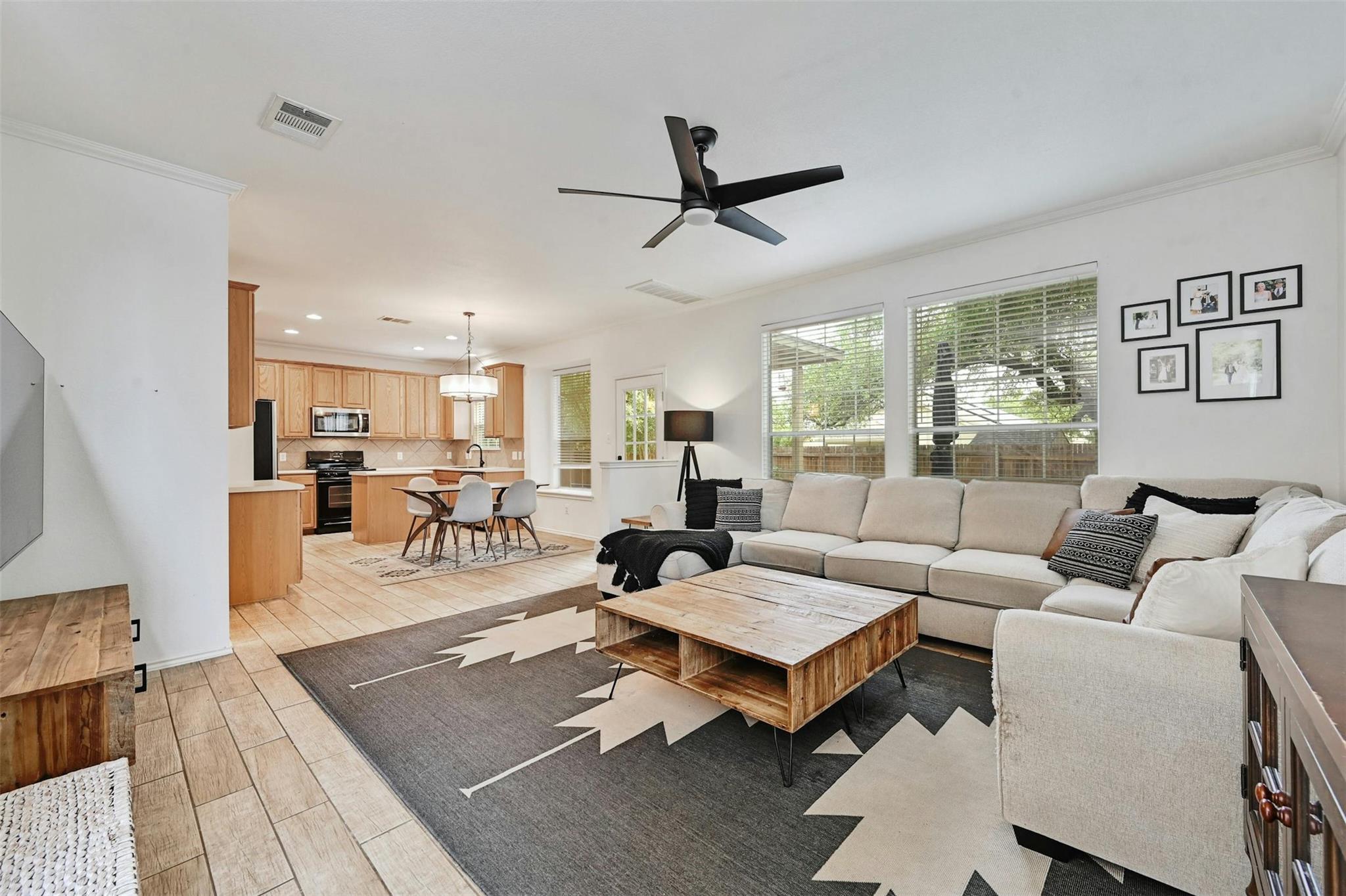 3412 Lynnbrook Dr, Austin, TX 78748