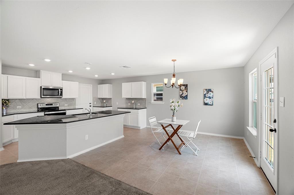 117 W Point Way, Elgin, TX 78621