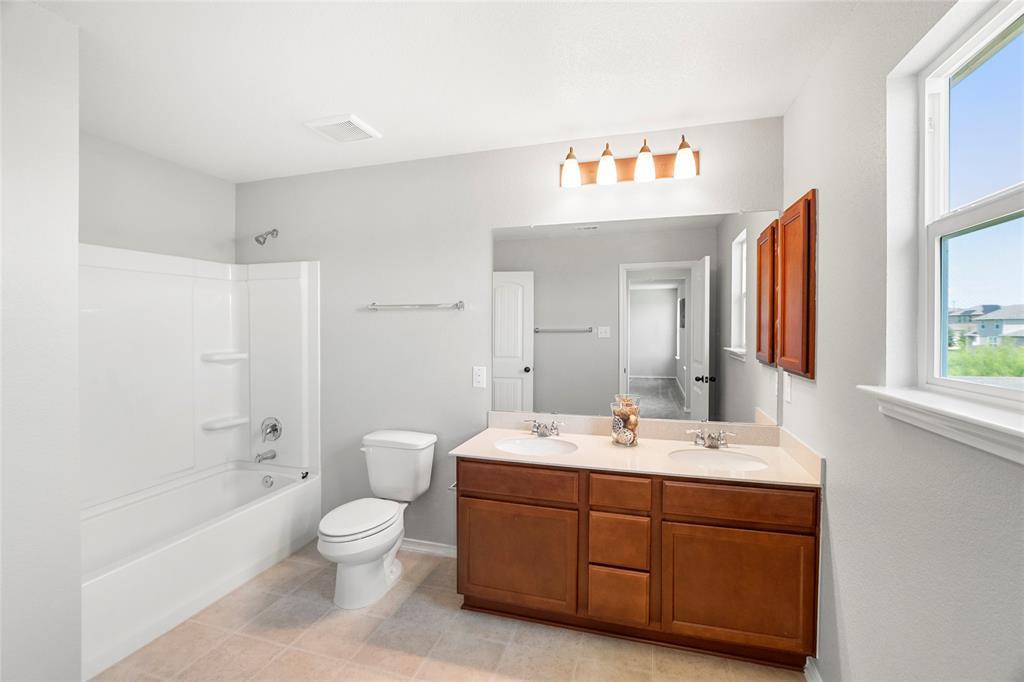 117 W Point Way, Elgin, TX 78621