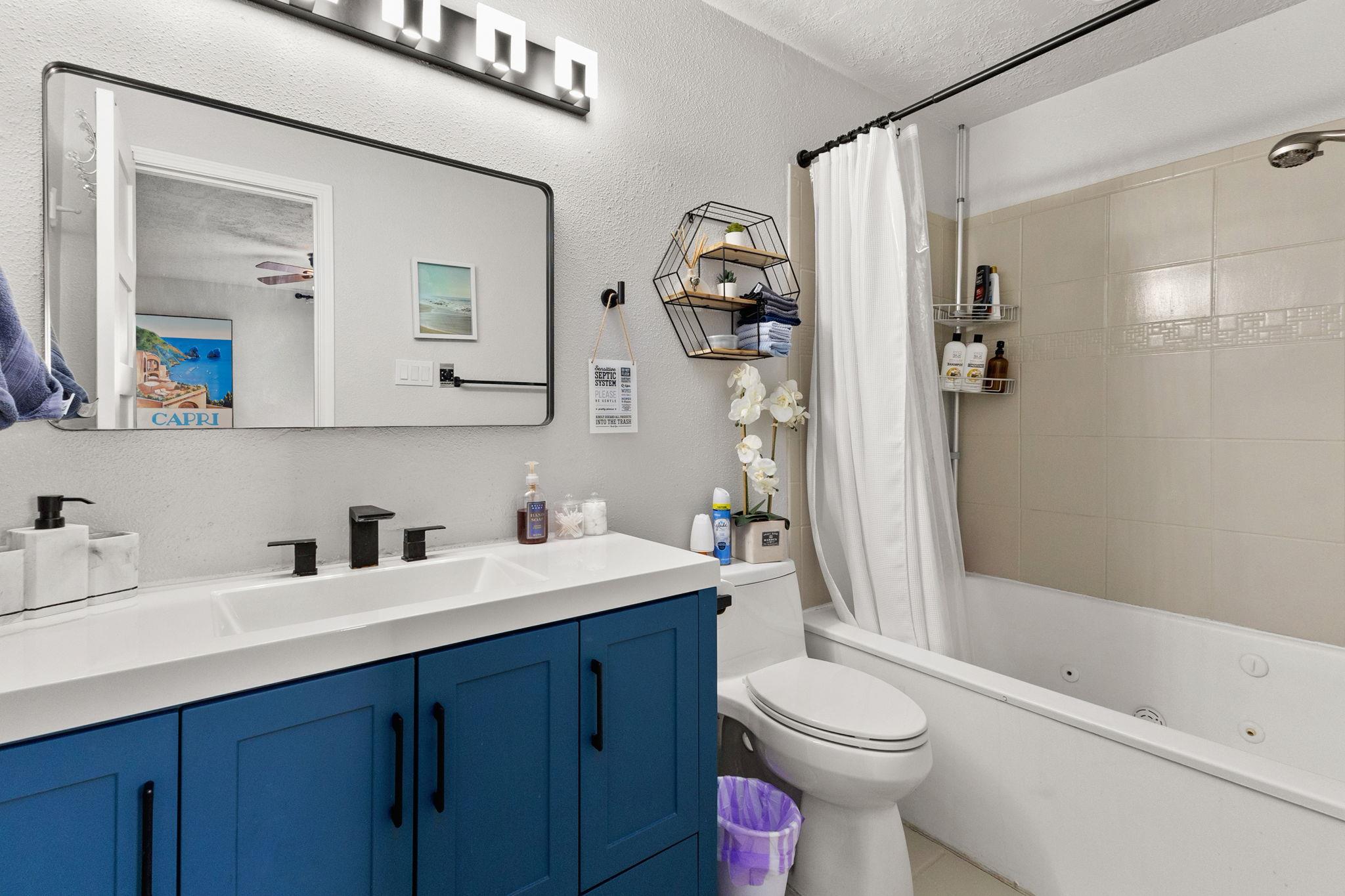 5400 S Alexis Cv S, Austin, TX 78741