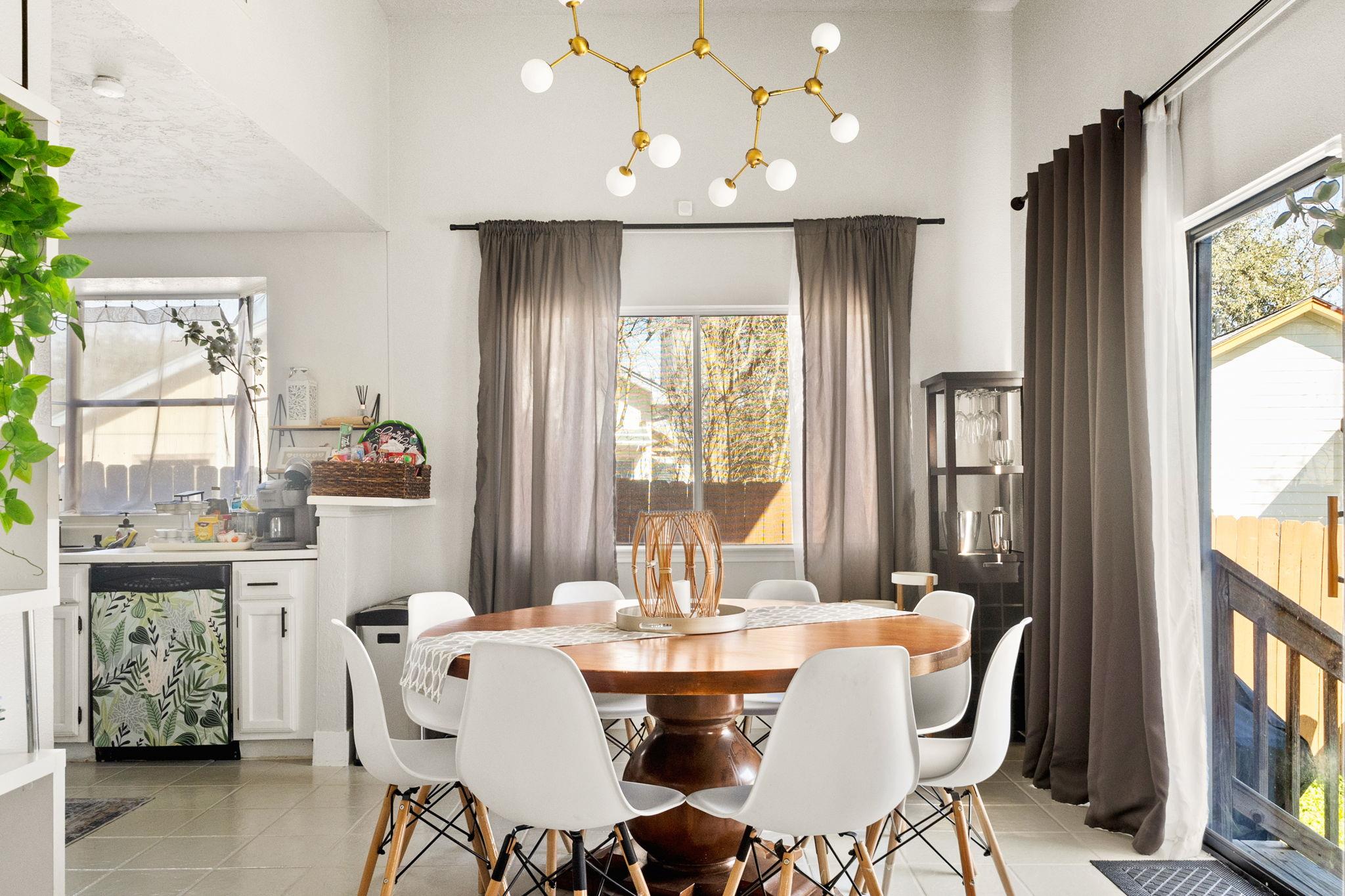 5400 S Alexis Cv S, Austin, TX 78741