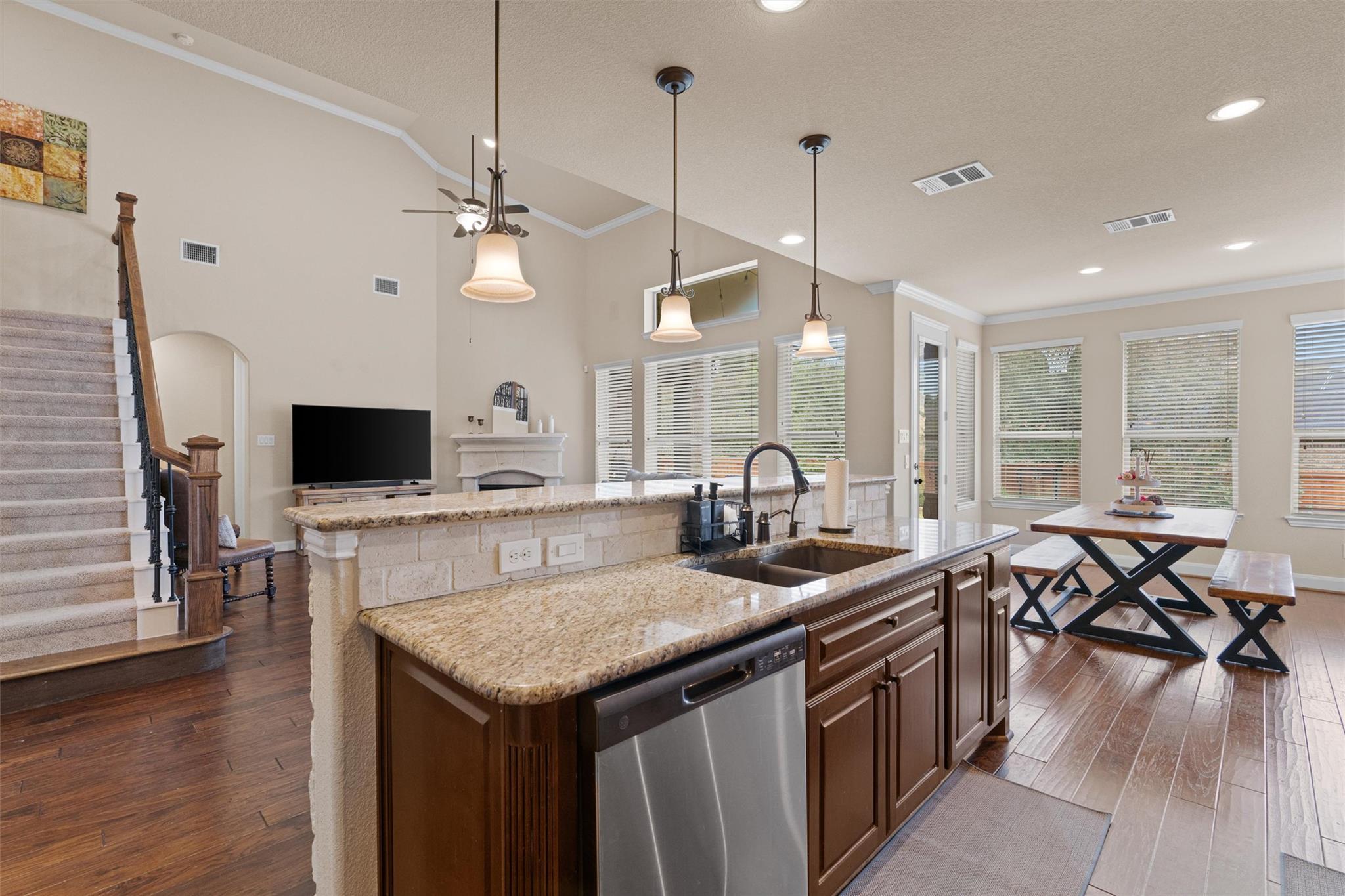 1598 Courmayeur Ct, Round Rock, TX 78665