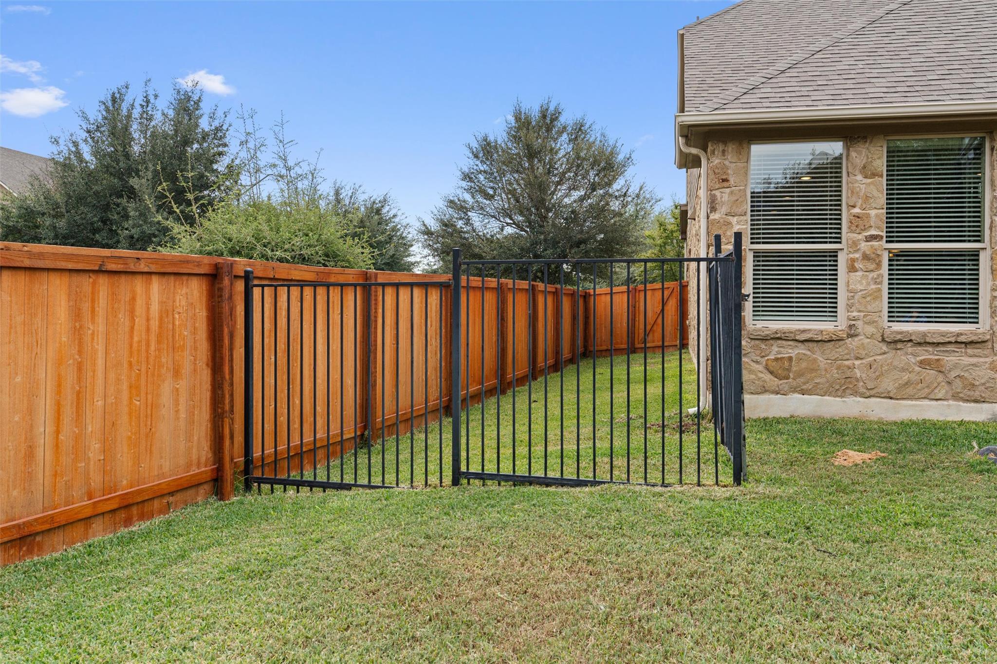 1598 Courmayeur Ct, Round Rock, TX 78665