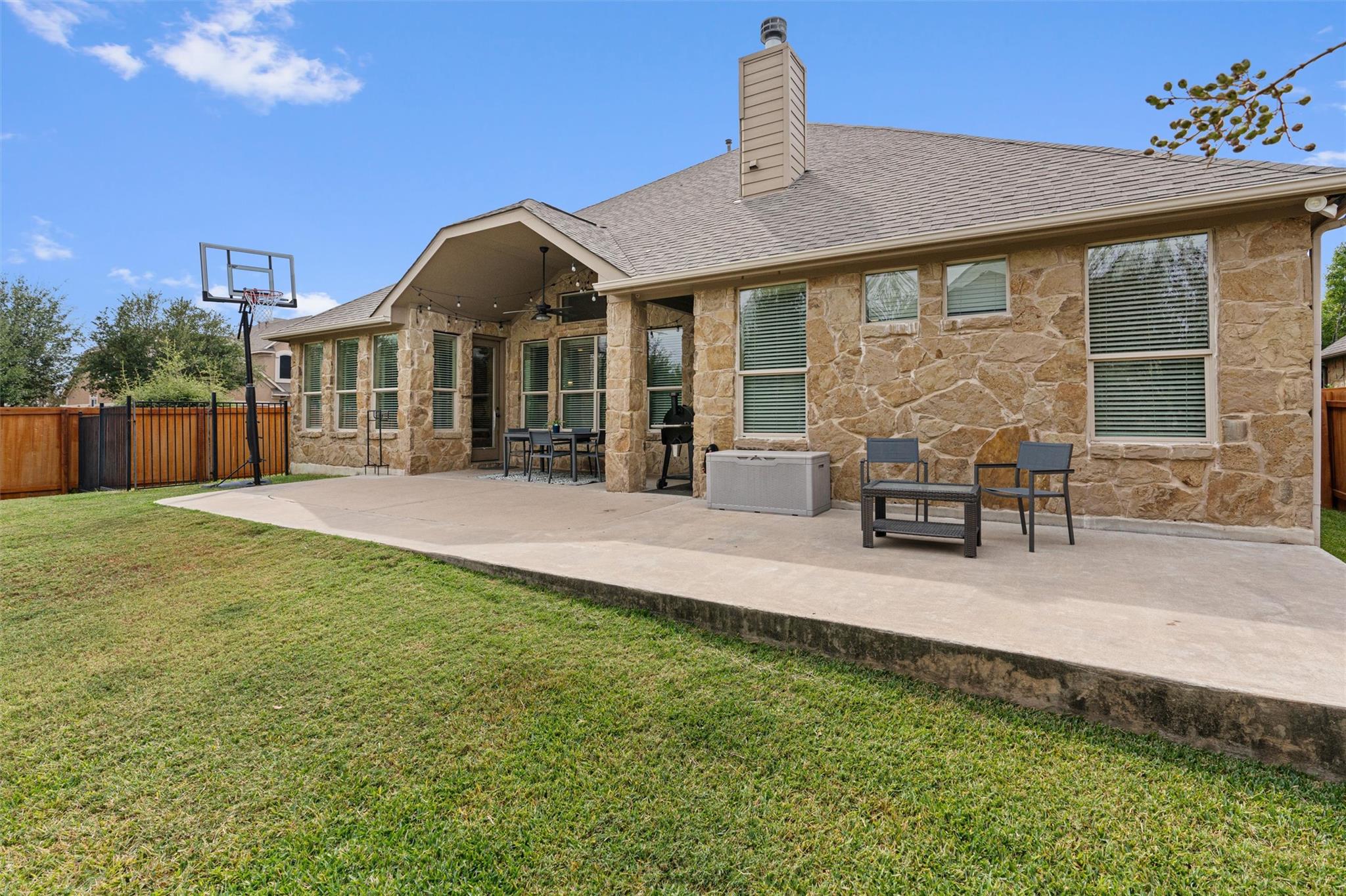 1598 Courmayeur Ct, Round Rock, TX 78665