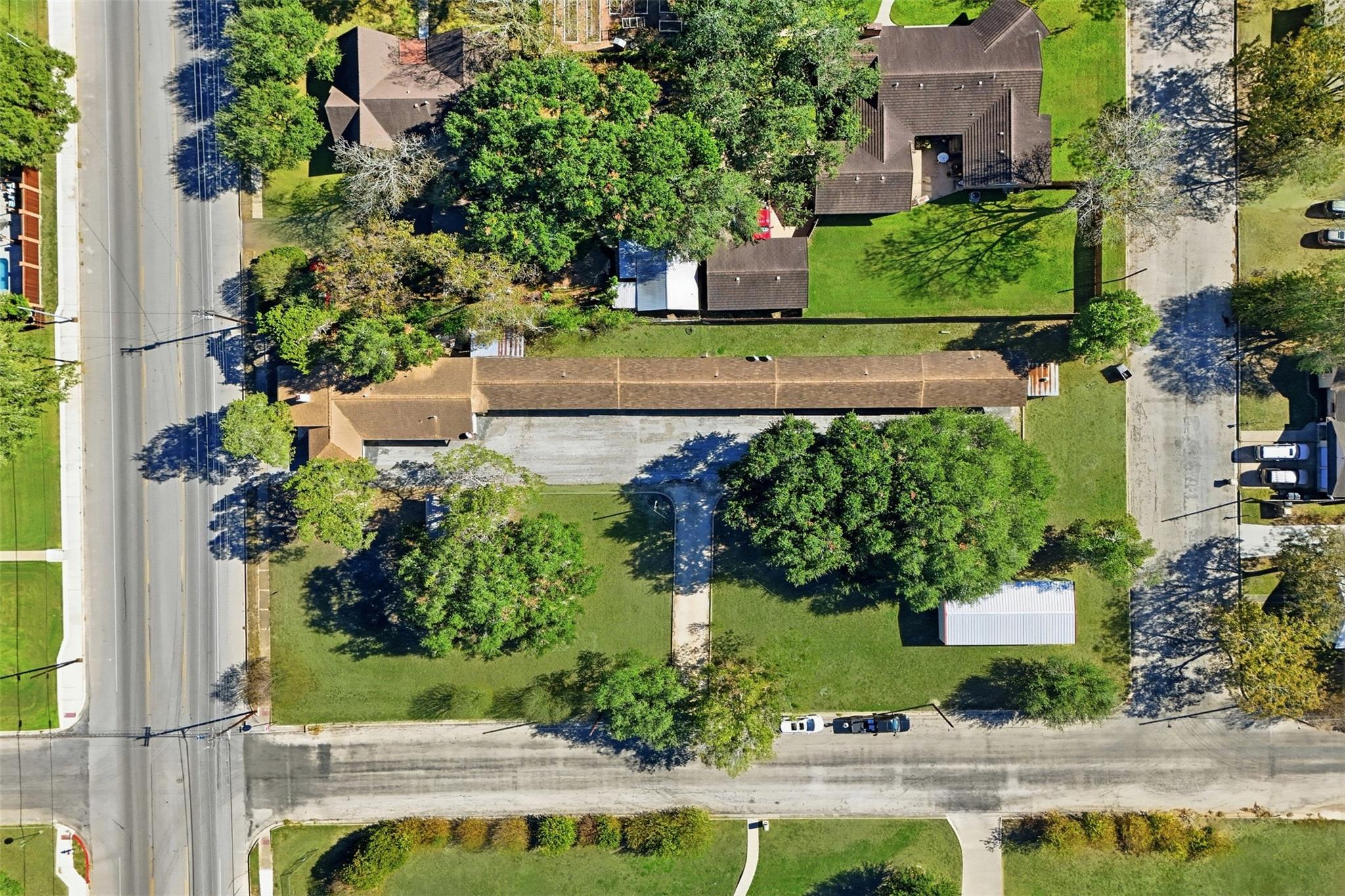 1016 N Avenue E Ave, Shiner, TX 77984