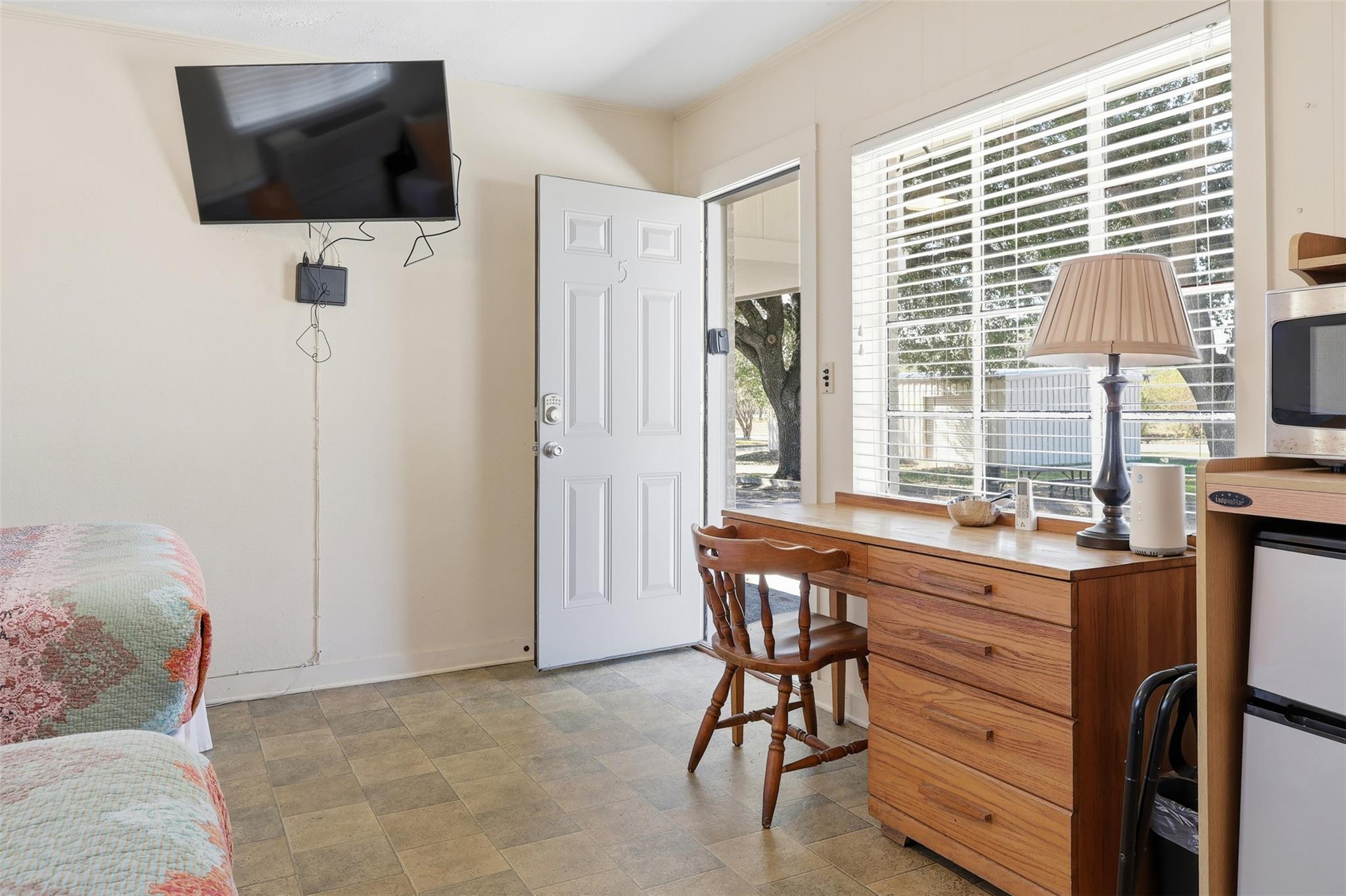 1016 N Avenue E Ave, Shiner, TX 77984