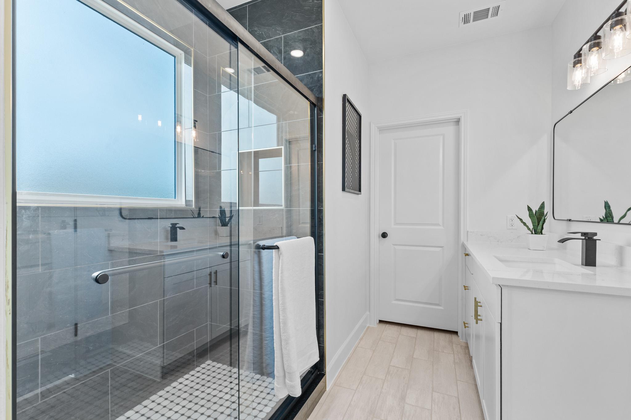 647 Old Highway 20, McDade, TX 78650