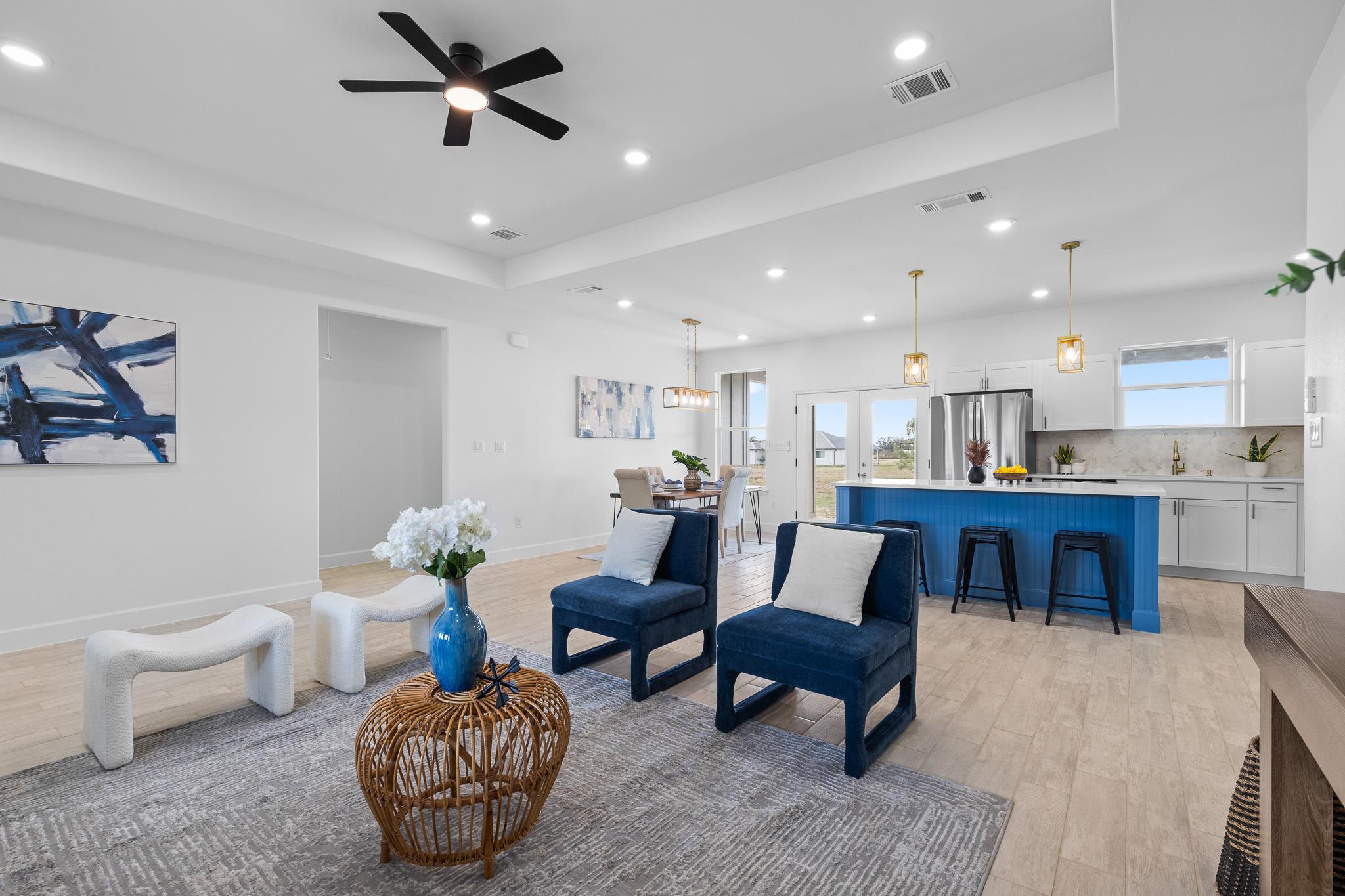 647 Old Highway 20, McDade, TX 78650