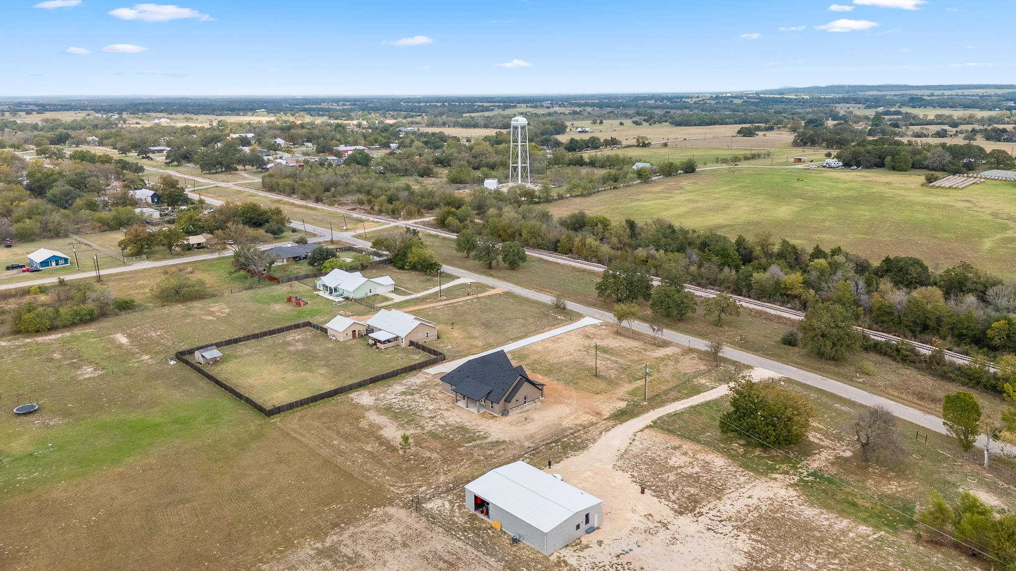 647 Old Highway 20, McDade, TX 78650