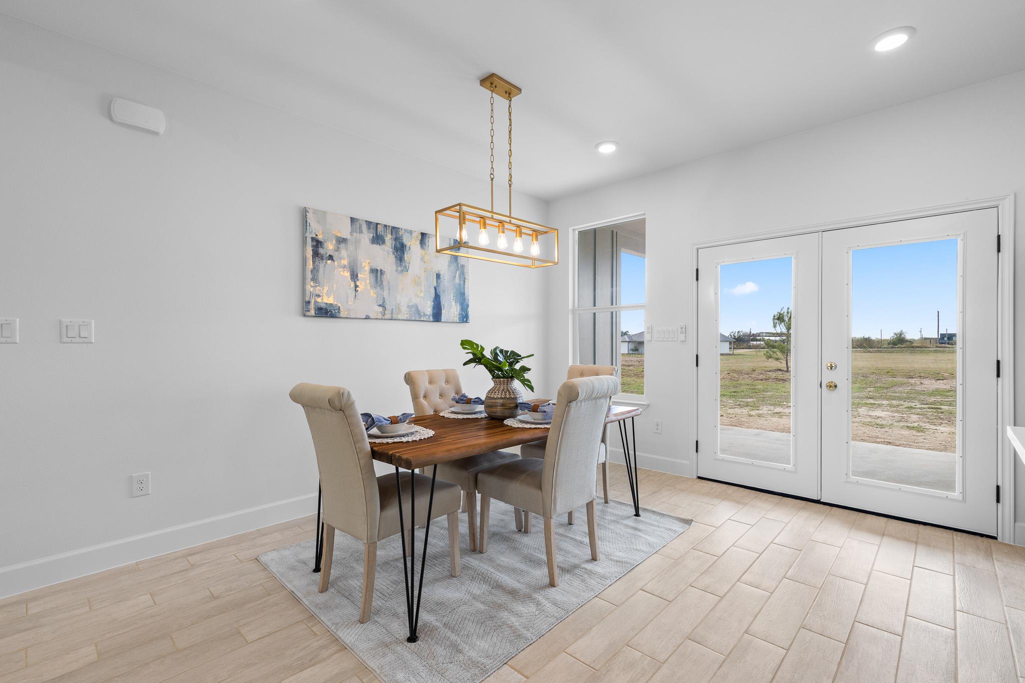 647 Old Highway 20, McDade, TX 78650