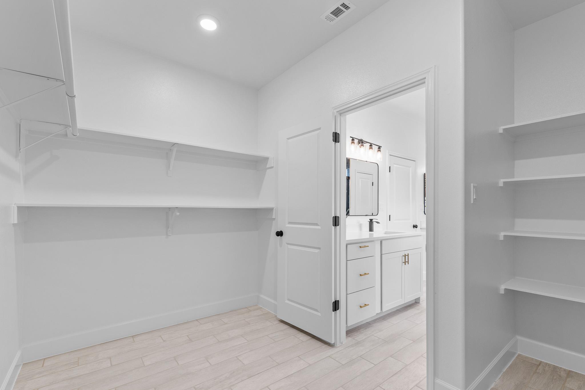 647 Old Highway 20, McDade, TX 78650