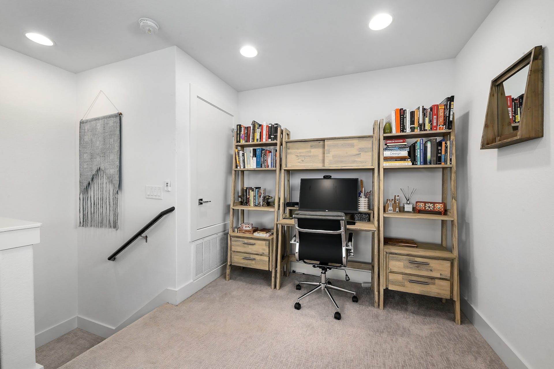 2050 Lohmans Spur Rd # 2301, Lakeway, TX 78734