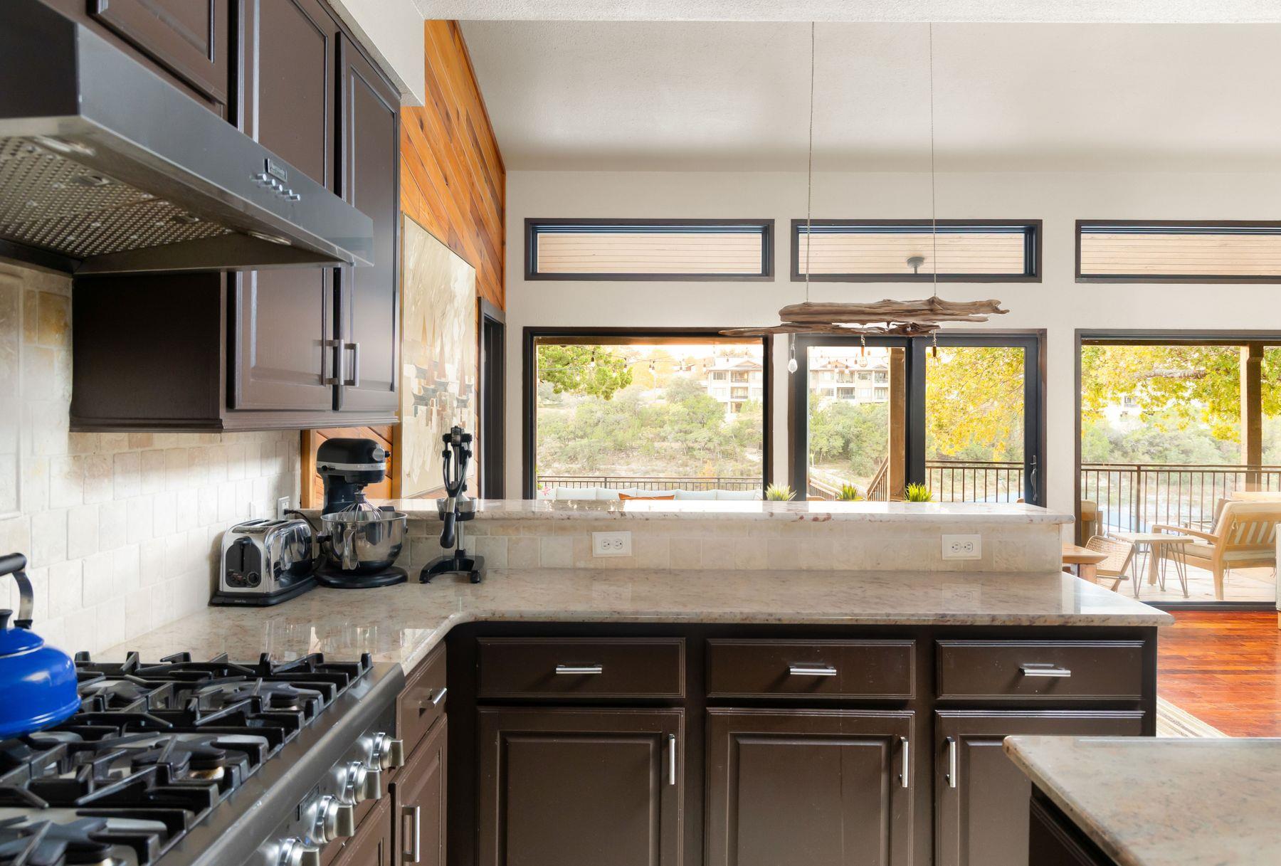 927 Challenger, Lakeway, TX 78734