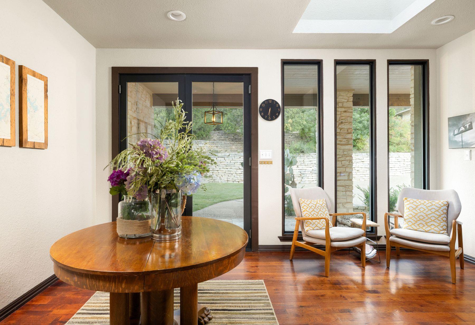 927 Challenger, Lakeway, TX 78734