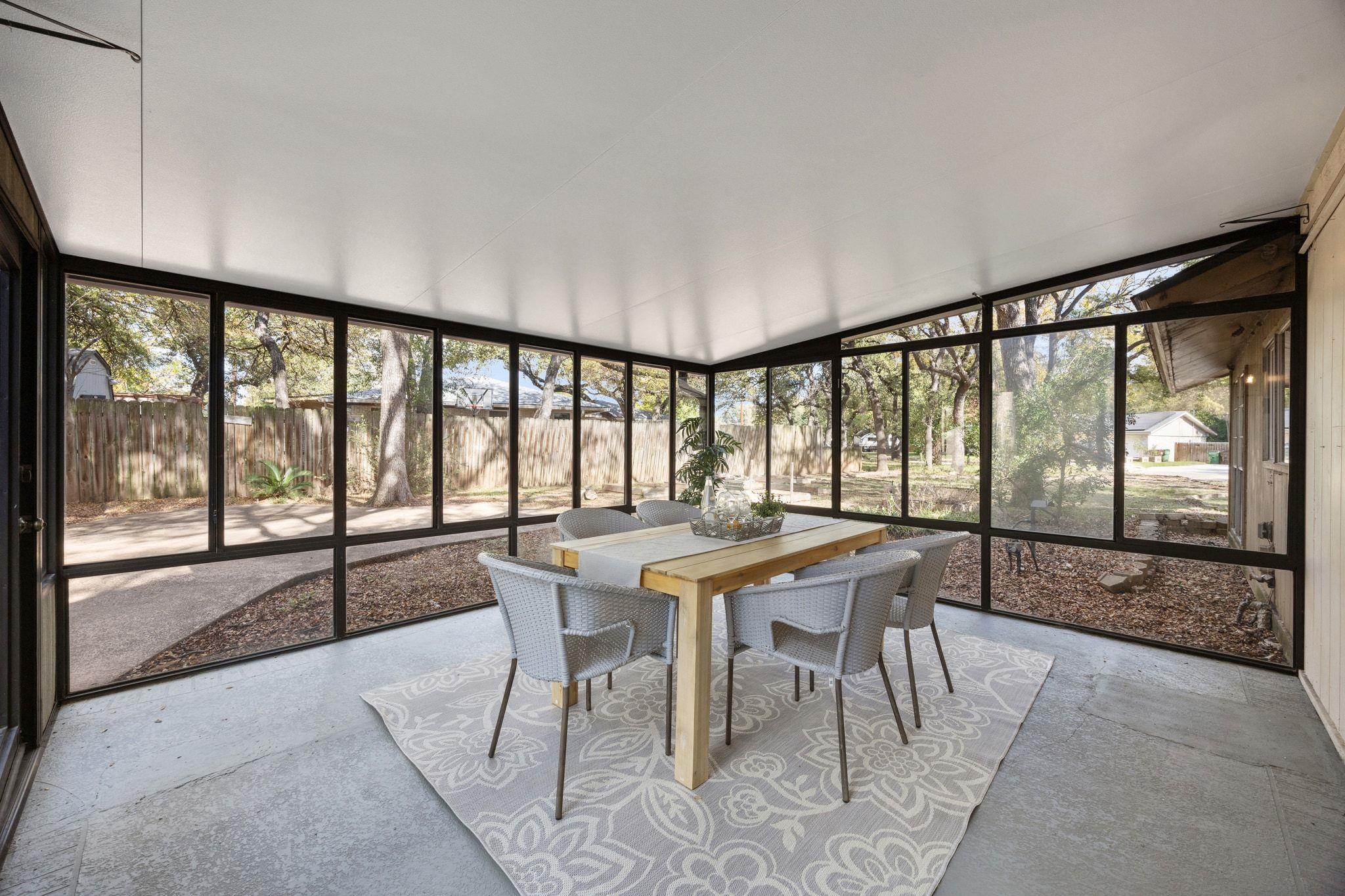 202 S Lake Creek Dr, Round Rock, TX 78681