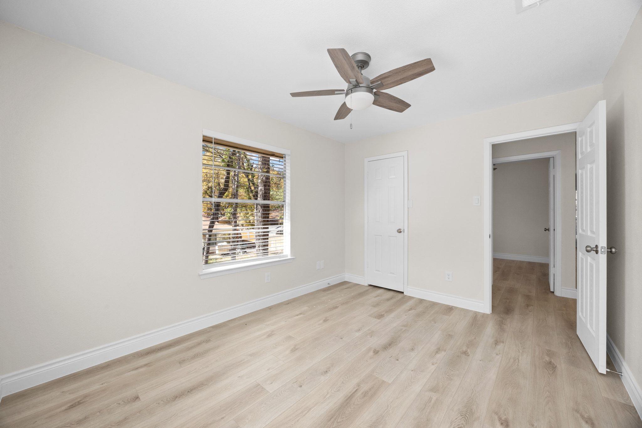 202 S Lake Creek Dr, Round Rock, TX 78681