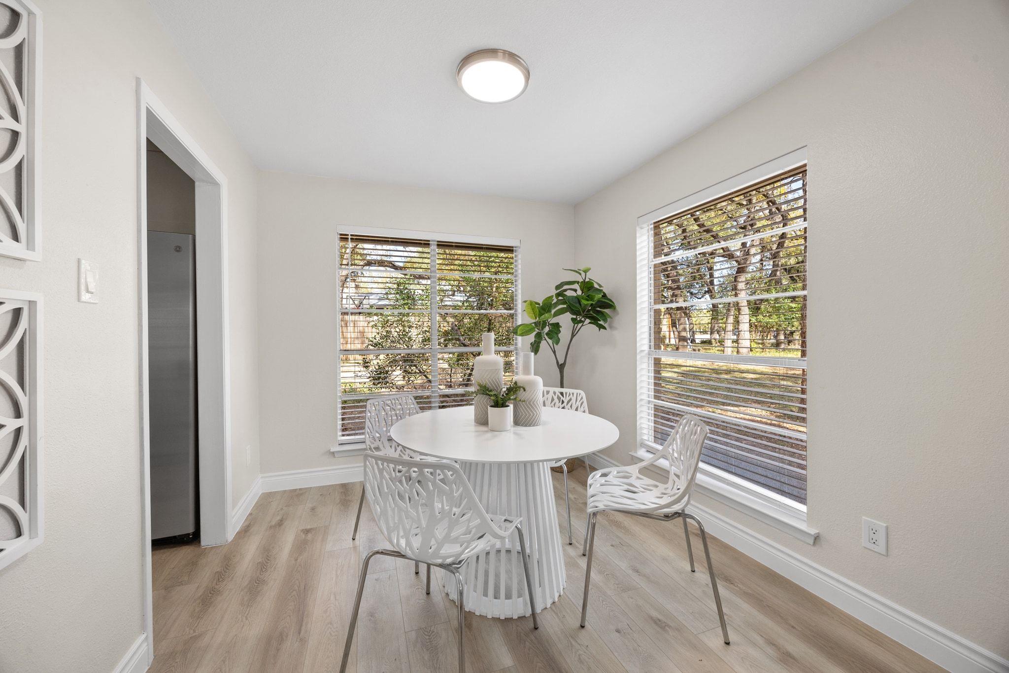 202 S Lake Creek Dr, Round Rock, TX 78681