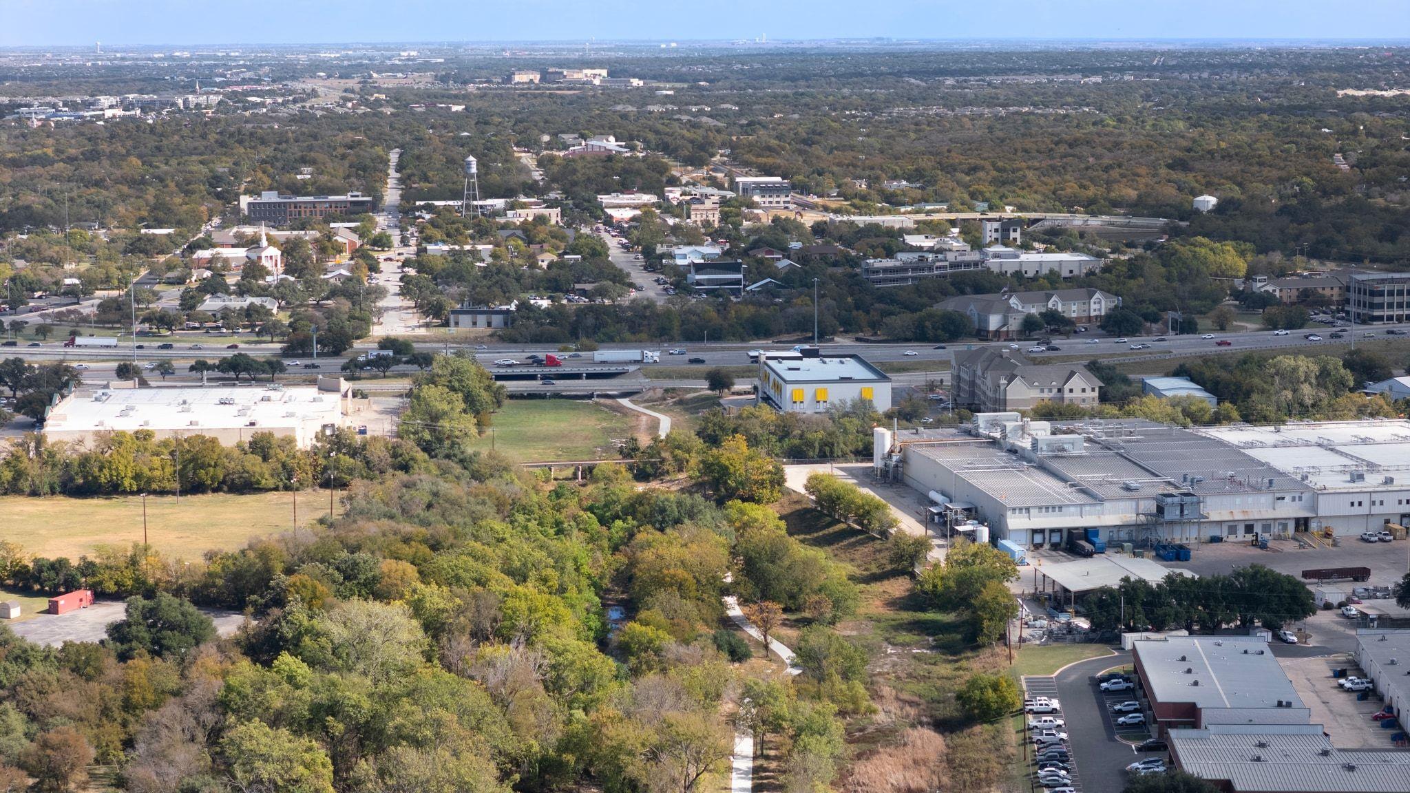 202 S Lake Creek Dr, Round Rock, TX 78681