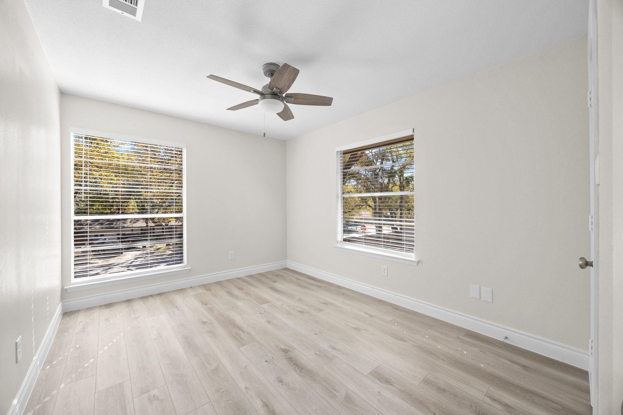 202 S Lake Creek Dr, Round Rock, TX 78681