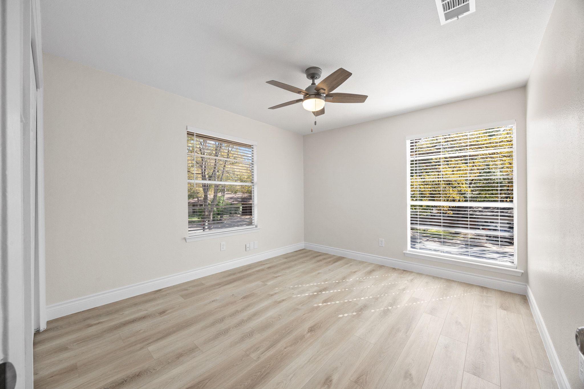 202 S Lake Creek Dr, Round Rock, TX 78681