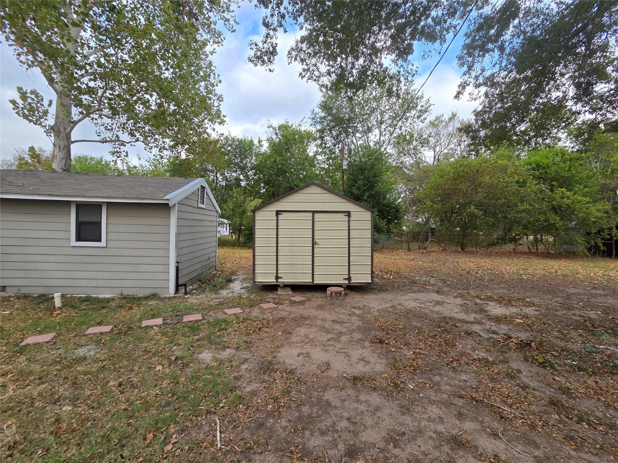 3400 W State Highway 71, La Grange, TX 78945