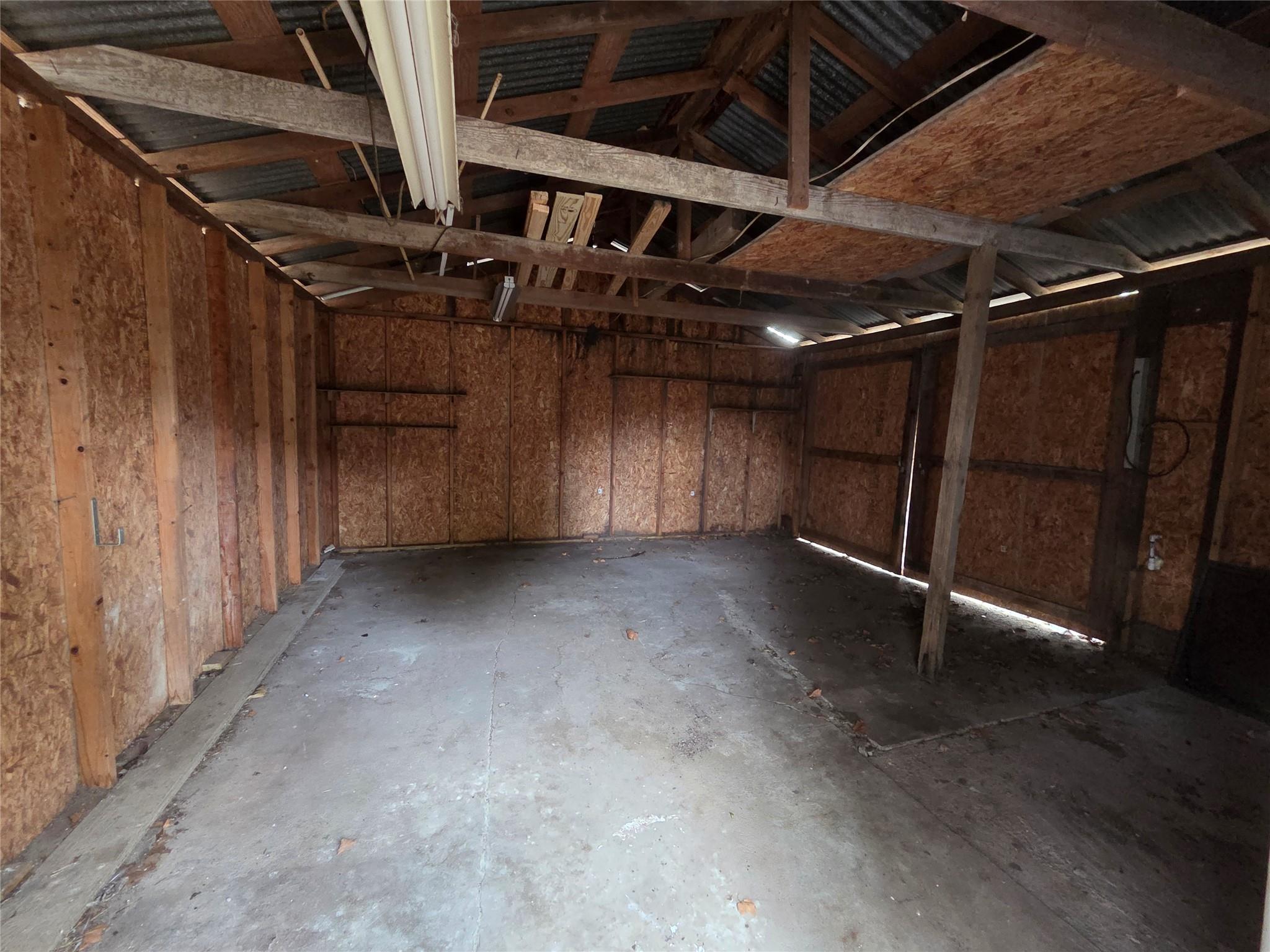 3400 W State Highway 71, La Grange, TX 78945