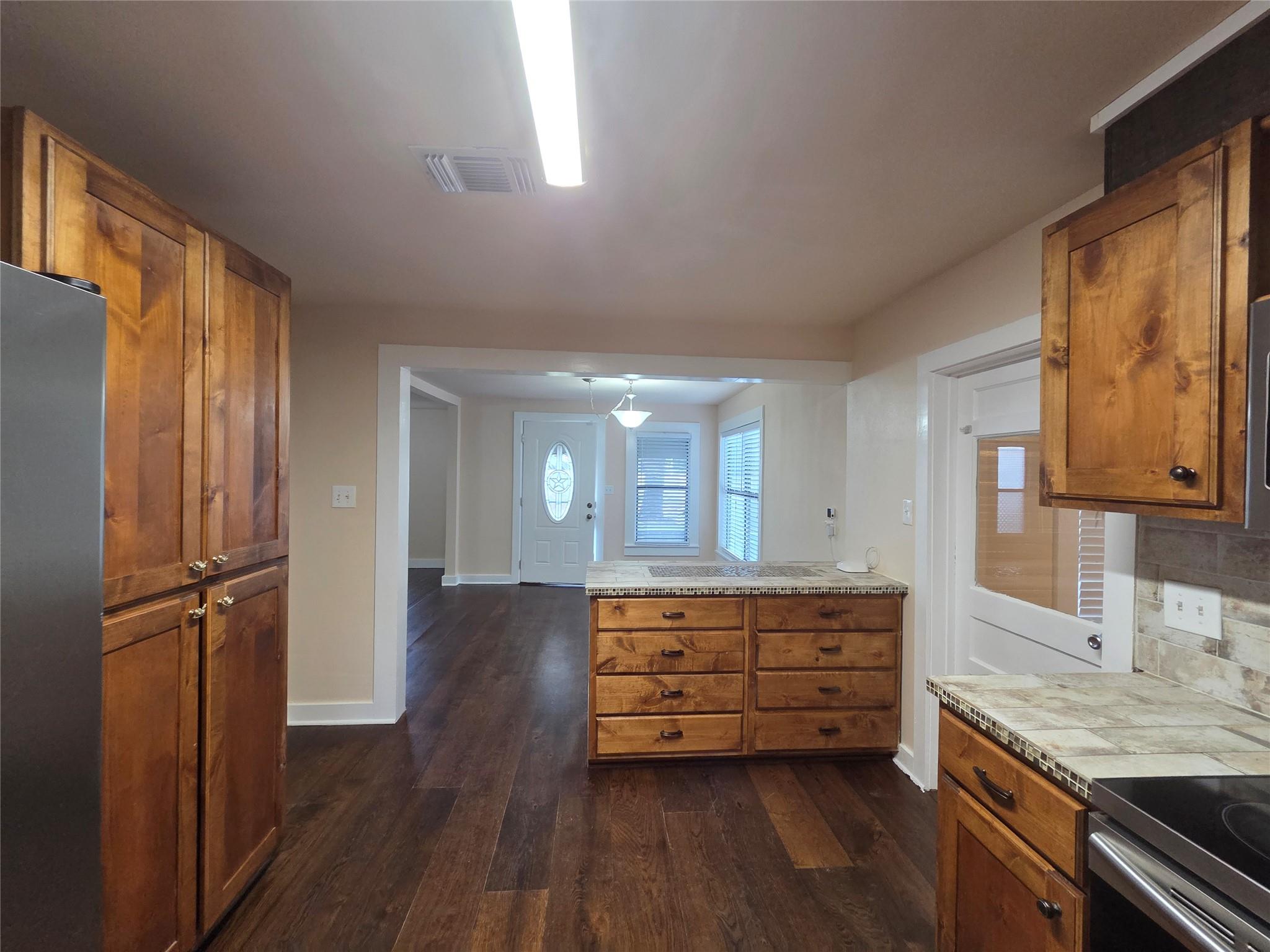 3400 W State Highway 71, La Grange, TX 78945