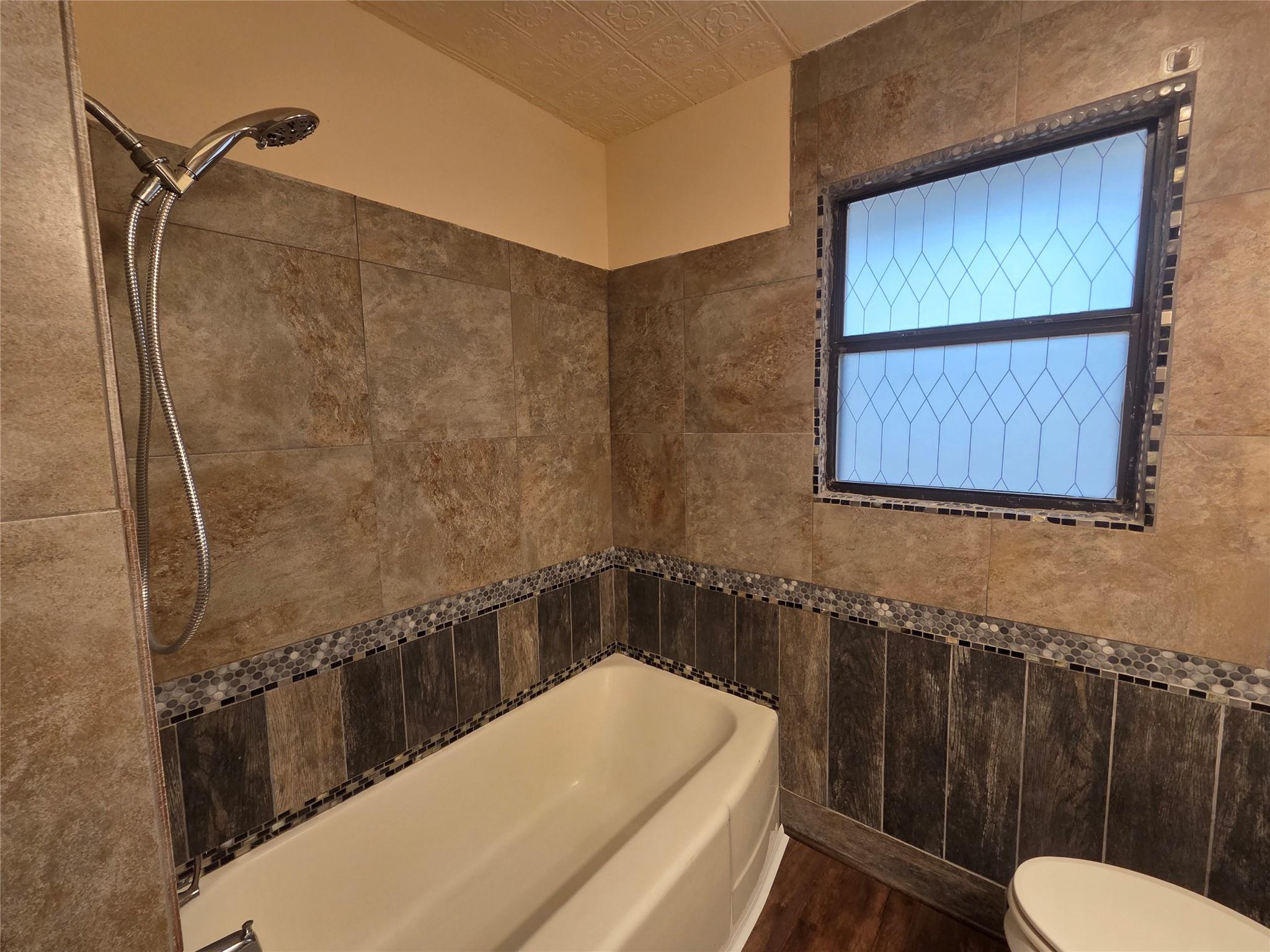 3400 W State Highway 71, La Grange, TX 78945