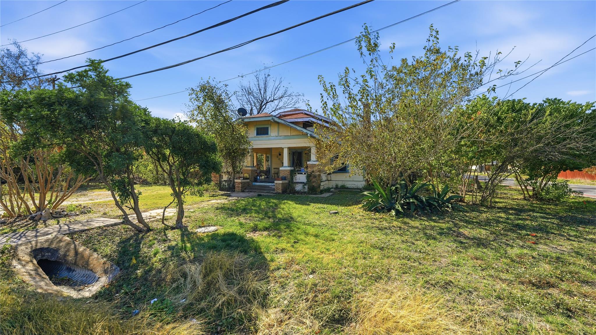 207 Main St, Hutto, TX 78634