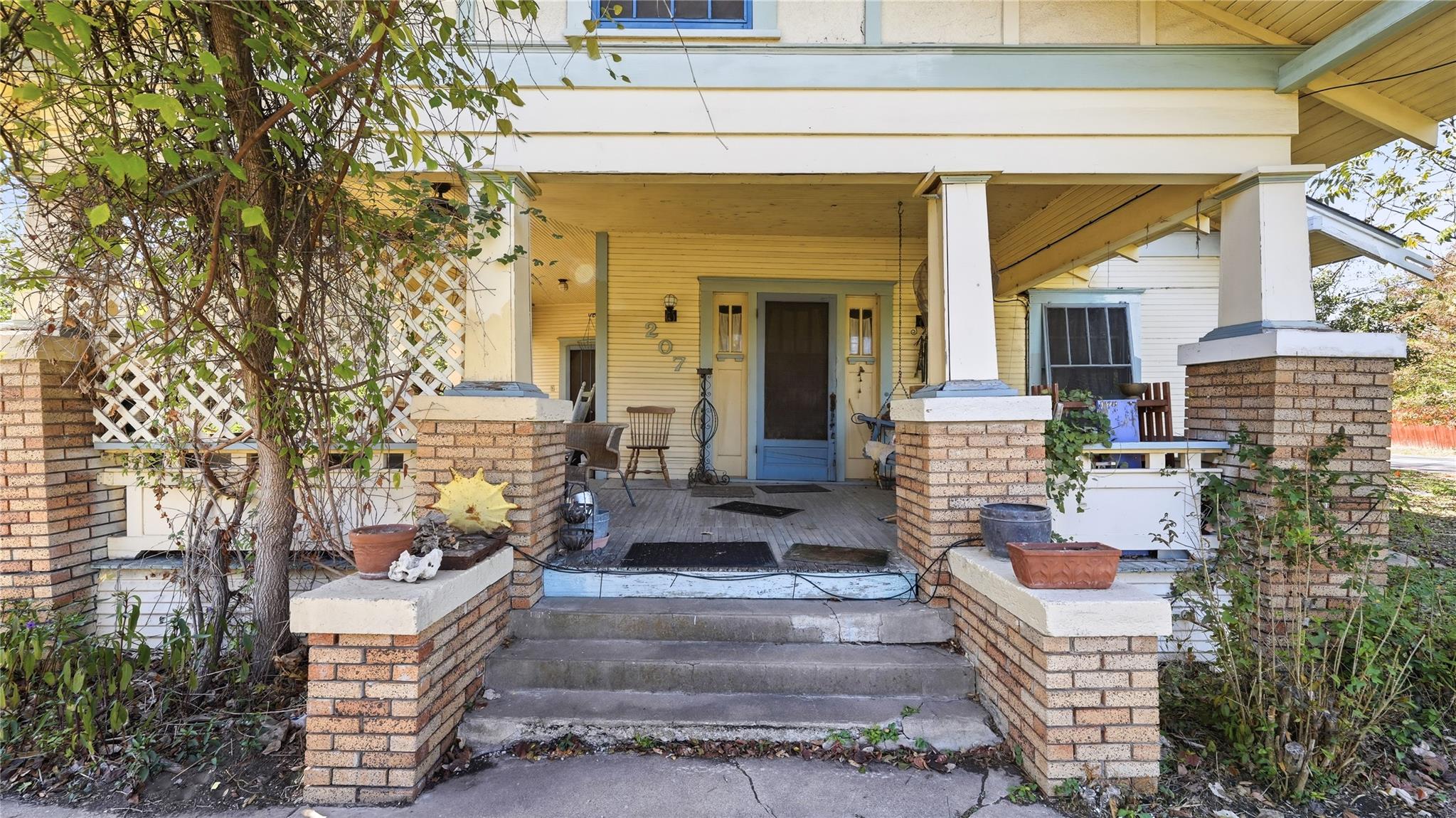 207 Main St, Hutto, TX 78634