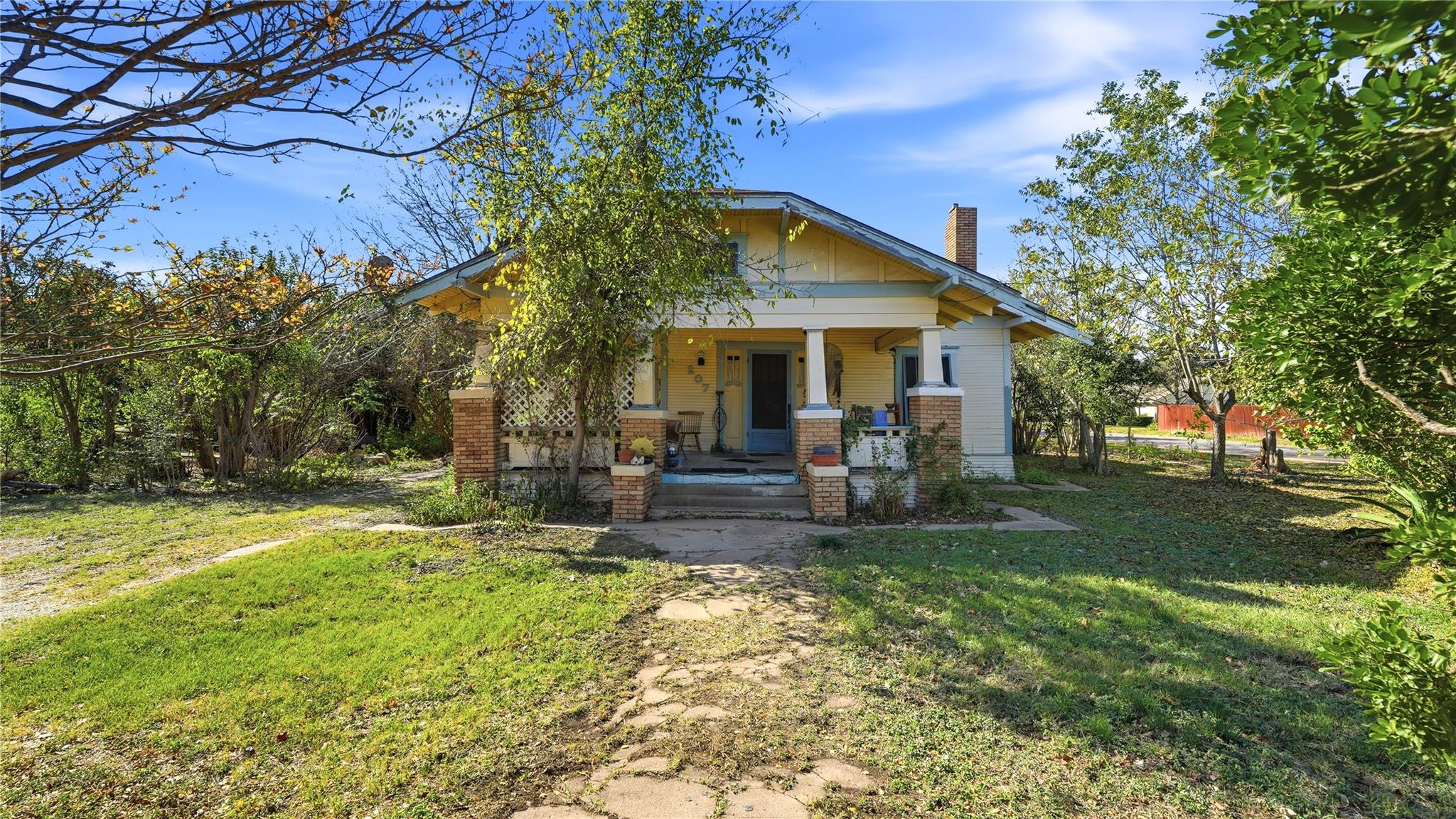 207 Main St, Hutto, TX 78634
