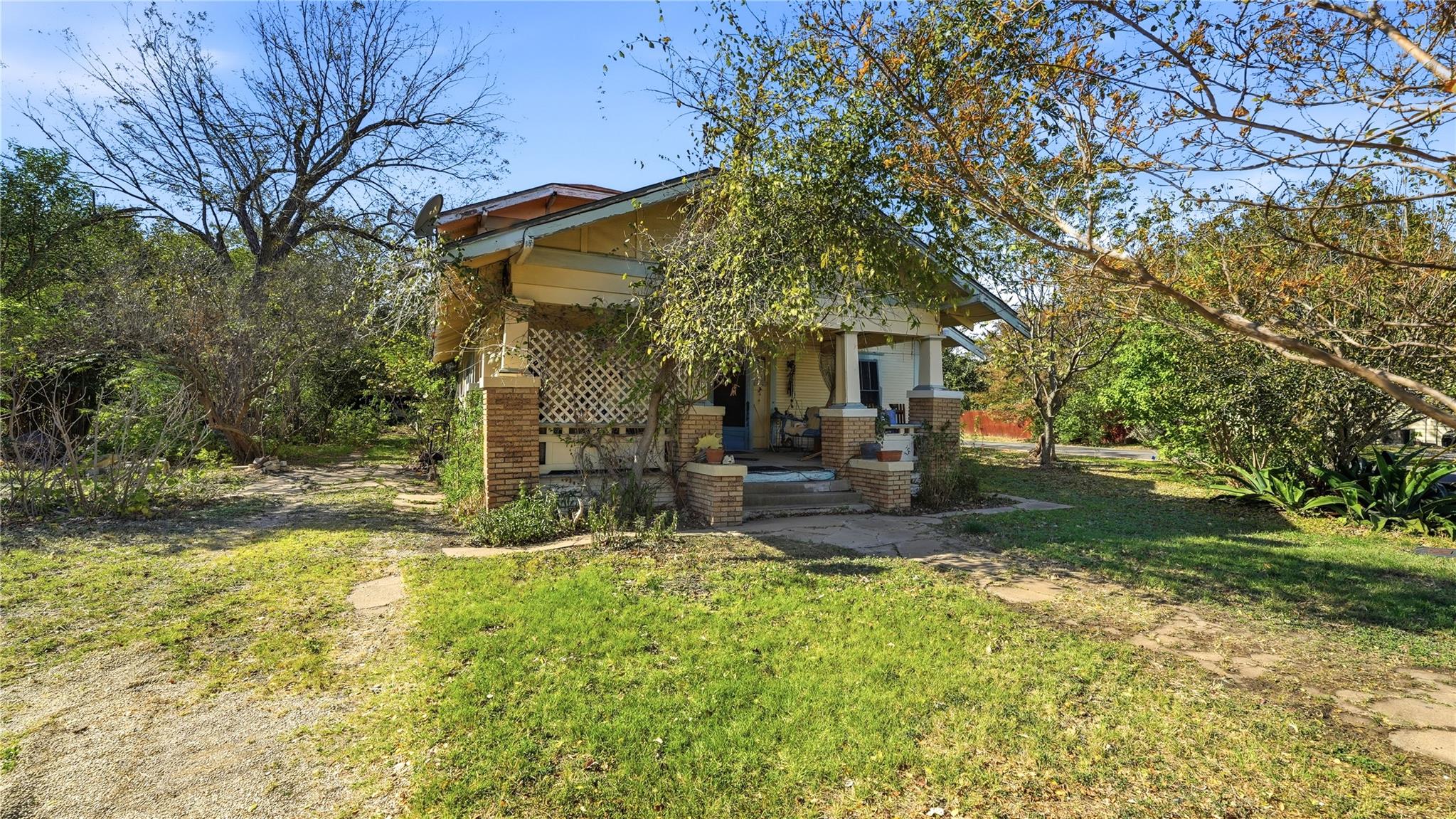207 Main St, Hutto, TX 78634